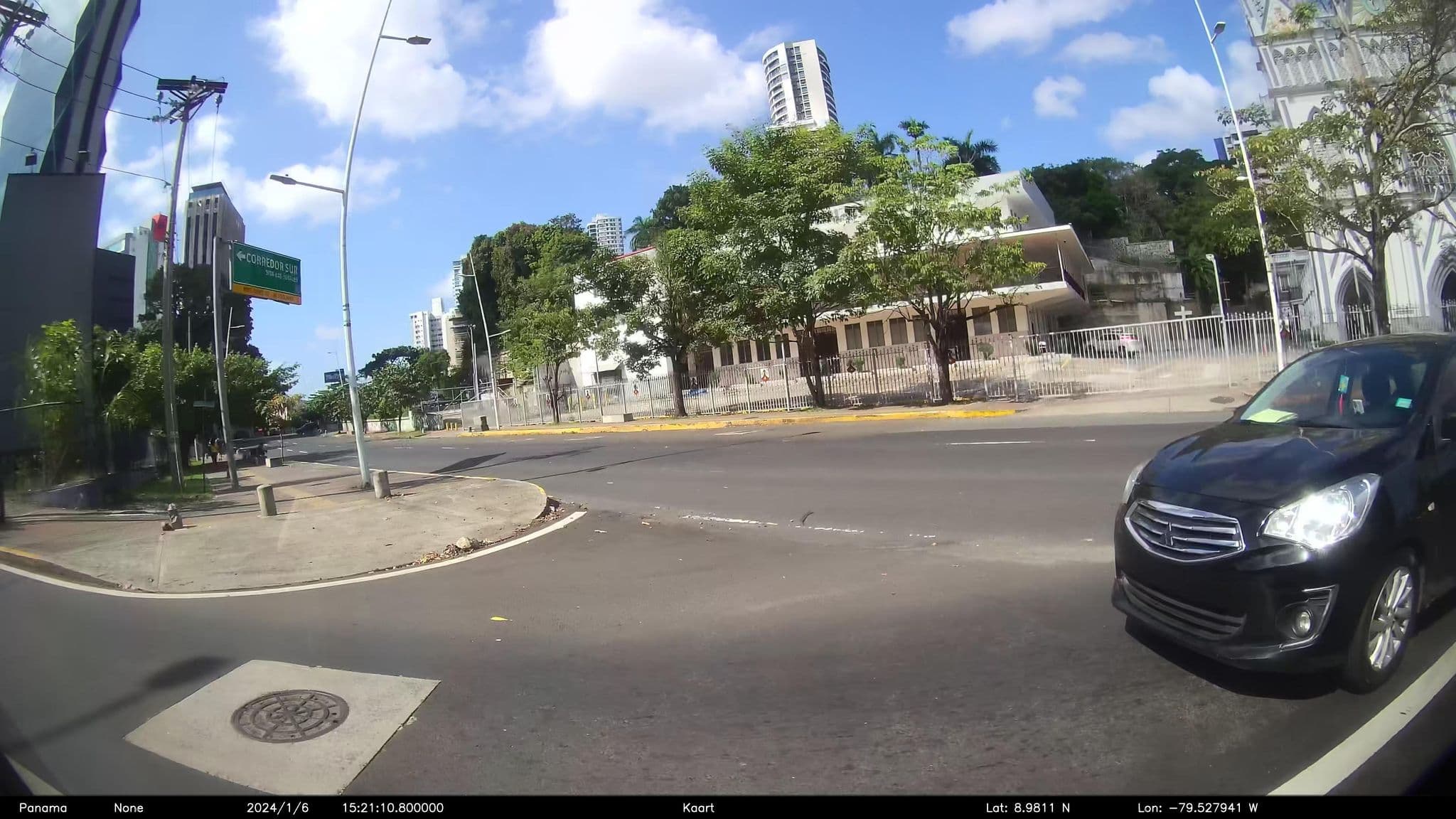 Street view near Studio Coliving Hotel, Panama City — © kaart_2 (CC BY-SA · Mapillary)