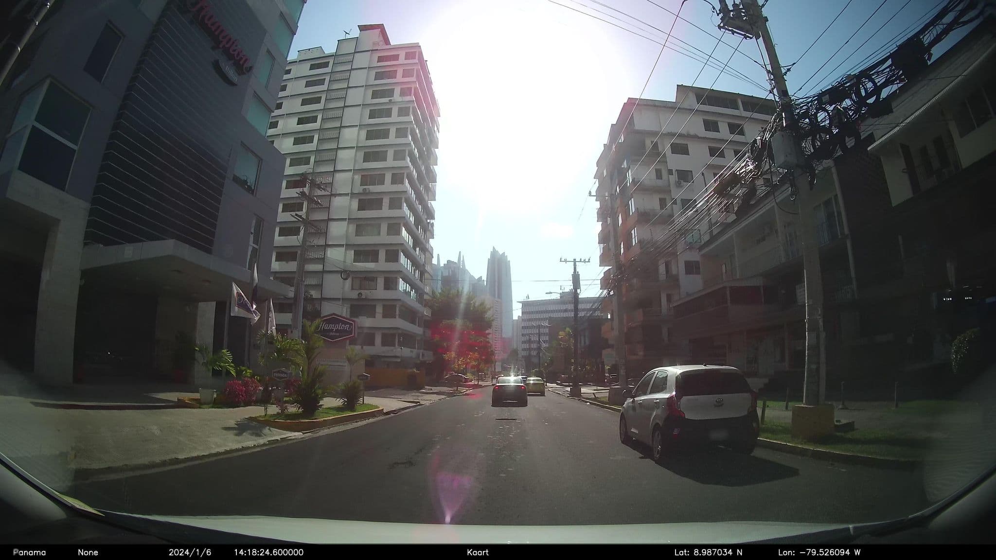 Street view near Hampton by Hilton Panama, Panama City — © kaart_2 (CC BY-SA · Mapillary)