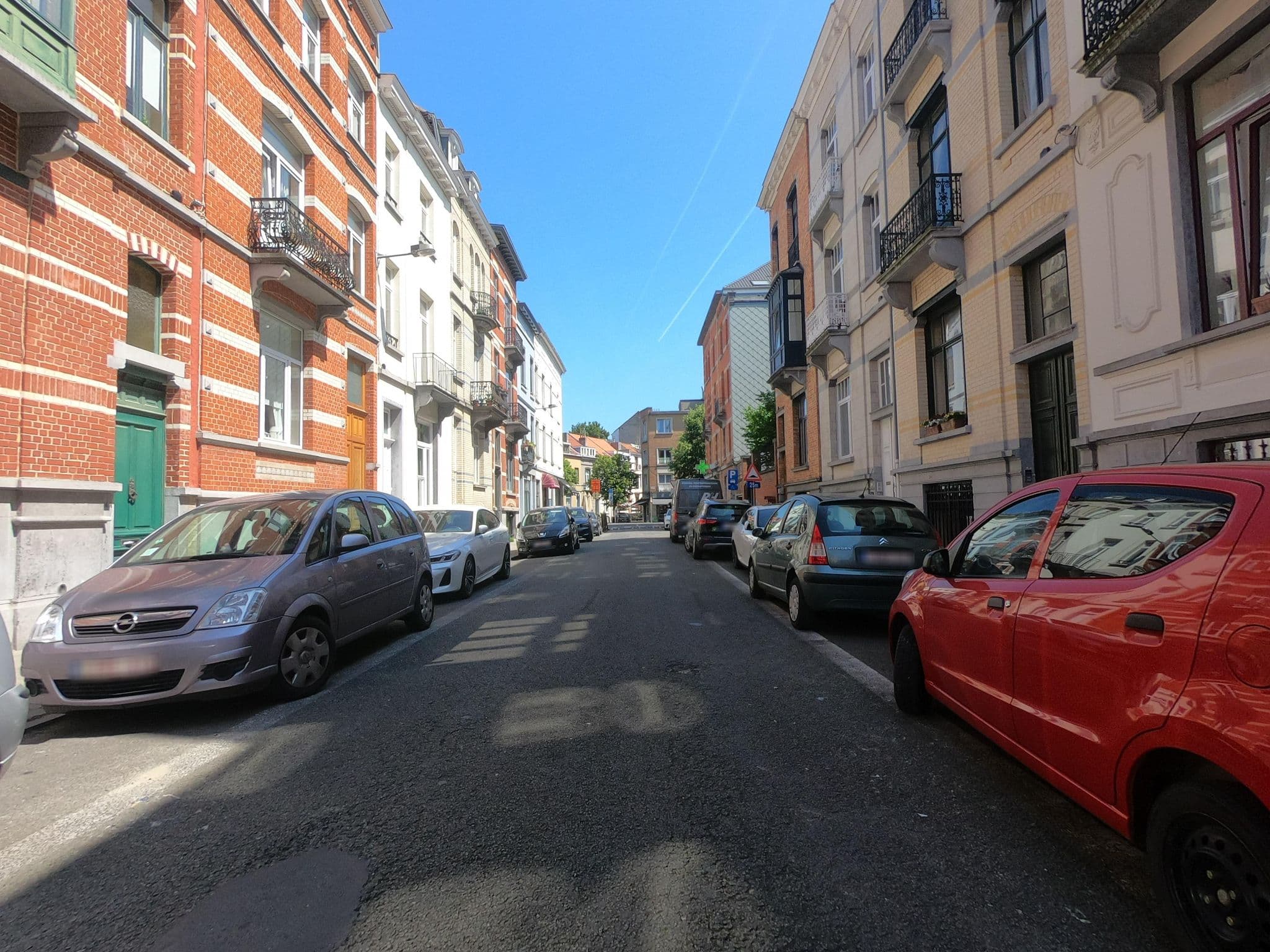 Street view near BnB Cinquantenaire, Etterbeek — © thierry1030 (CC BY-SA · Mapillary)