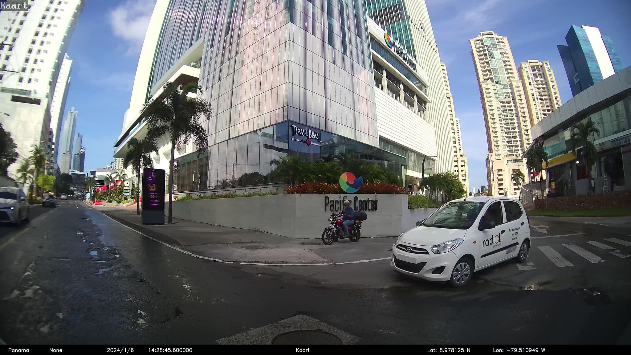 Street view near Residence Inn Panama City, Panama City — © kaart_2 (CC BY-SA · Mapillary)