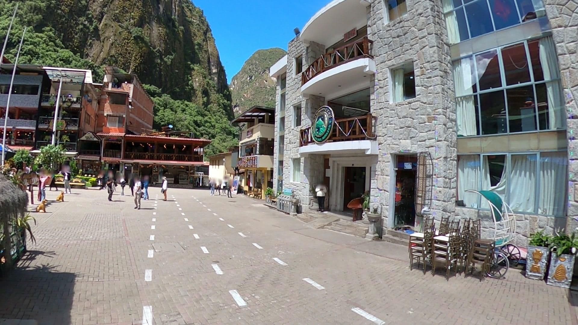 Street view near Gringo Bill's Hotel, Machupicchu