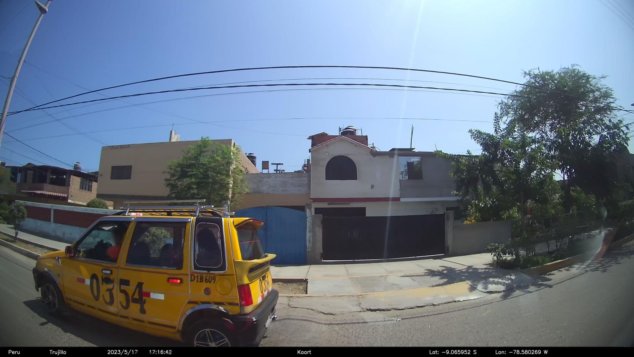 Street view near familia Ruiz Alvarado, Chimbote — © kaart_2 (CC BY-SA · Mapillary)