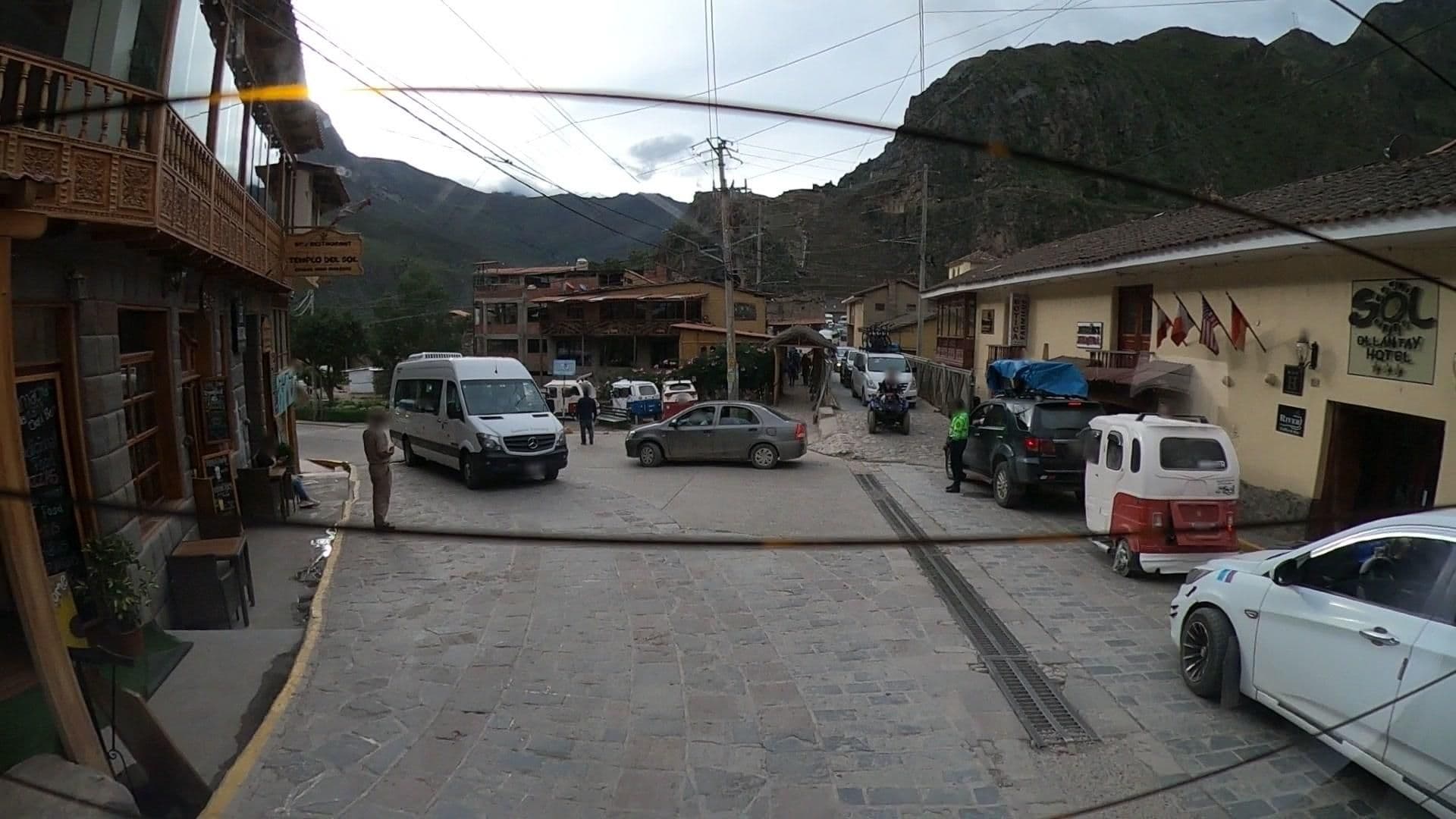 Street view near Hotel Sol, Ollantaytambo — © jaderbavaresco (CC BY-SA · Mapillary)