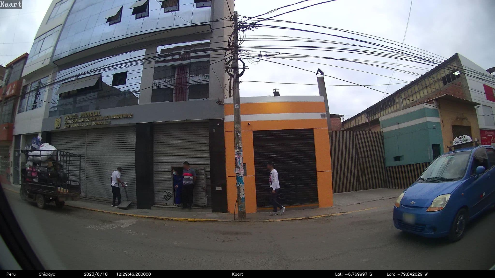 Street view near Hotel Santa Rosa, Chiclayo — © kaart_2 (CC BY-SA · Mapillary)