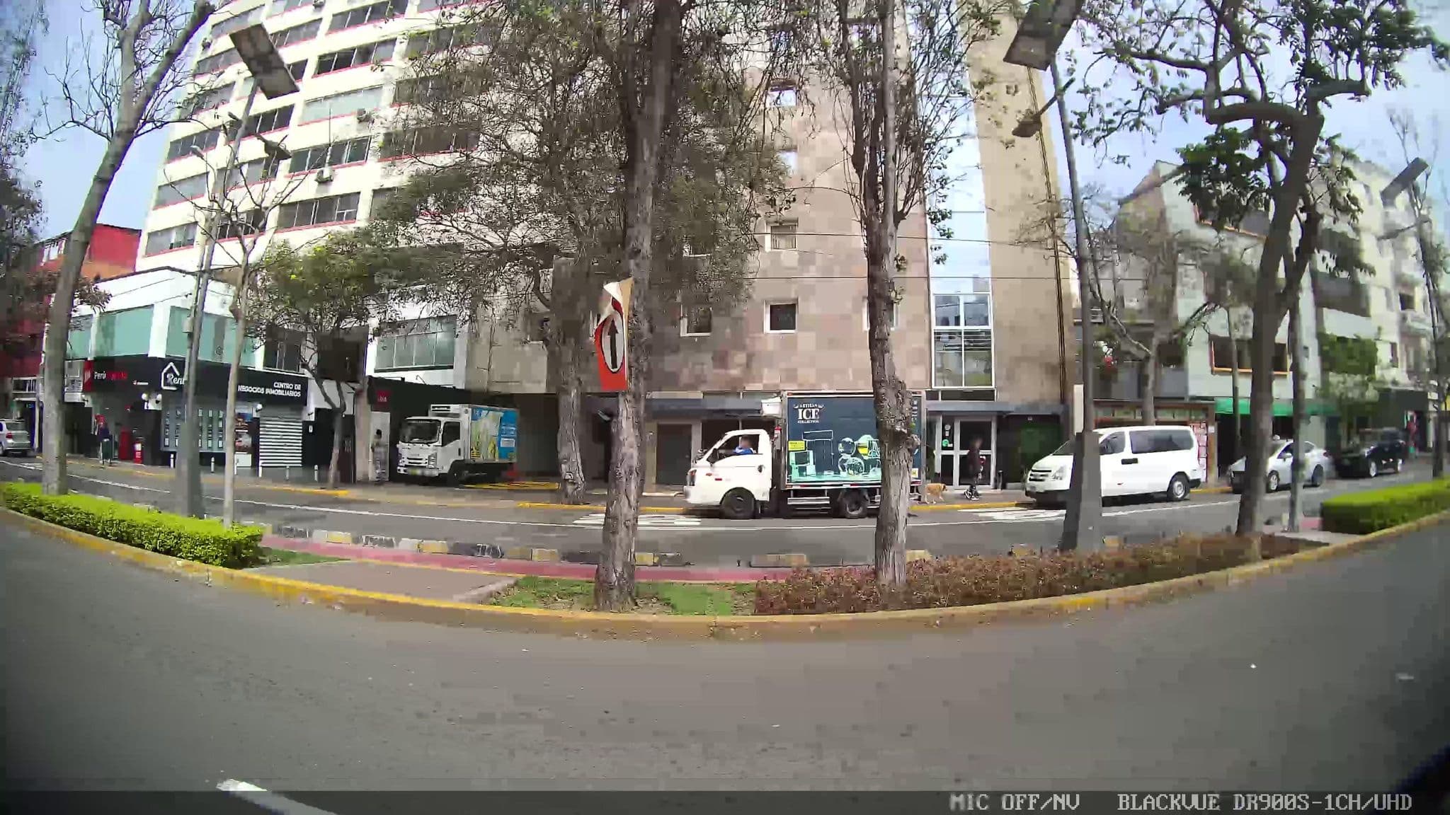 Street view near Ibis, Miraflores
