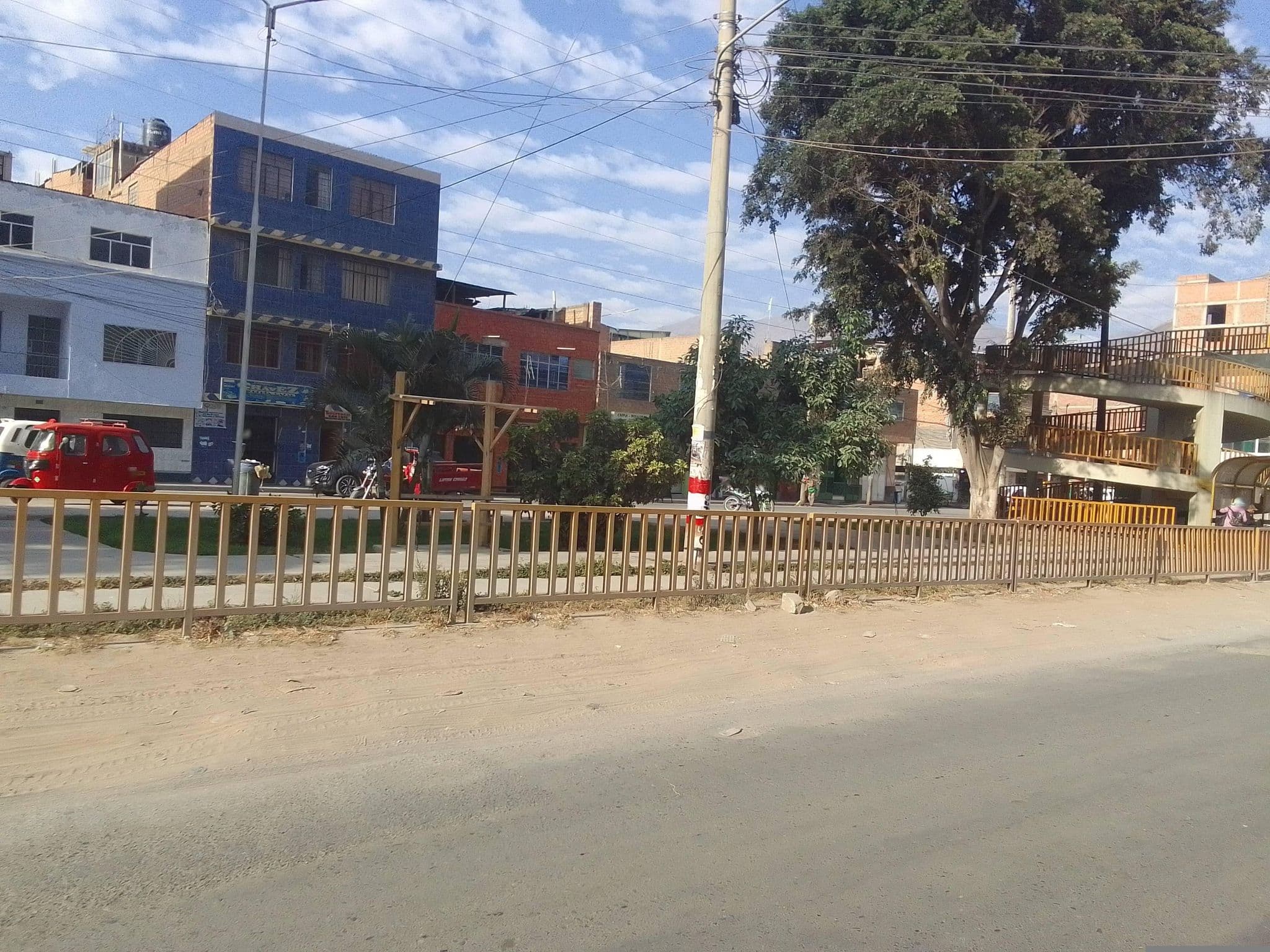 Street view near Hostal HAWAI, Huánuco — © quismani (CC BY-SA · Mapillary)