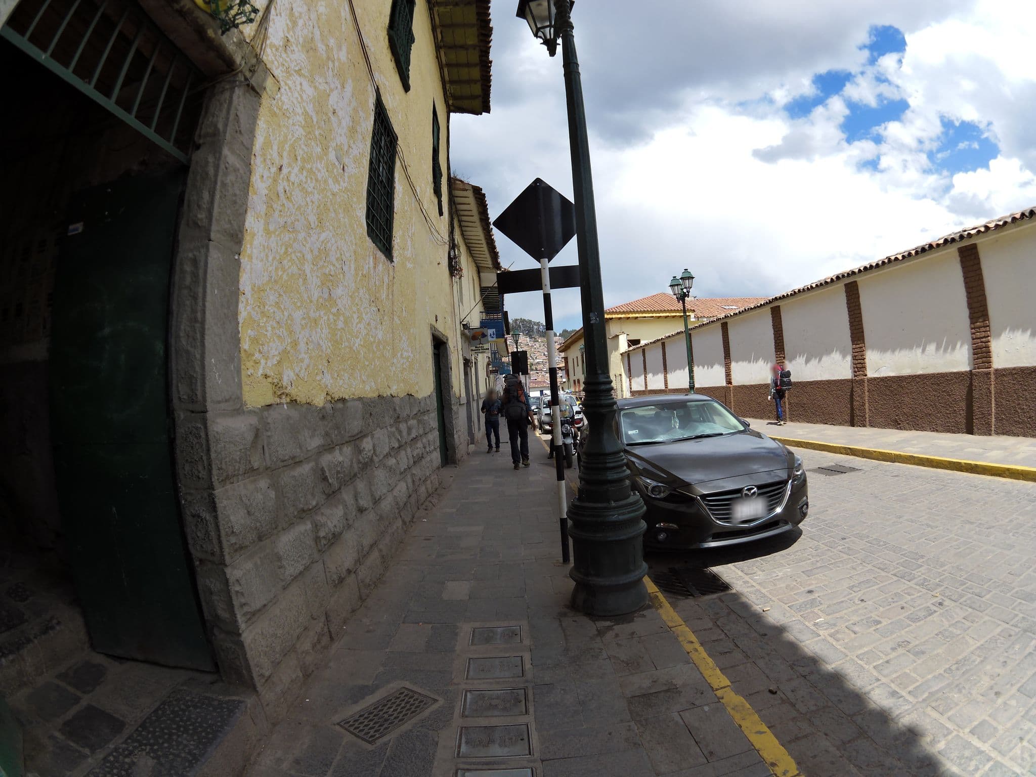 Street view near Munay, Santiago