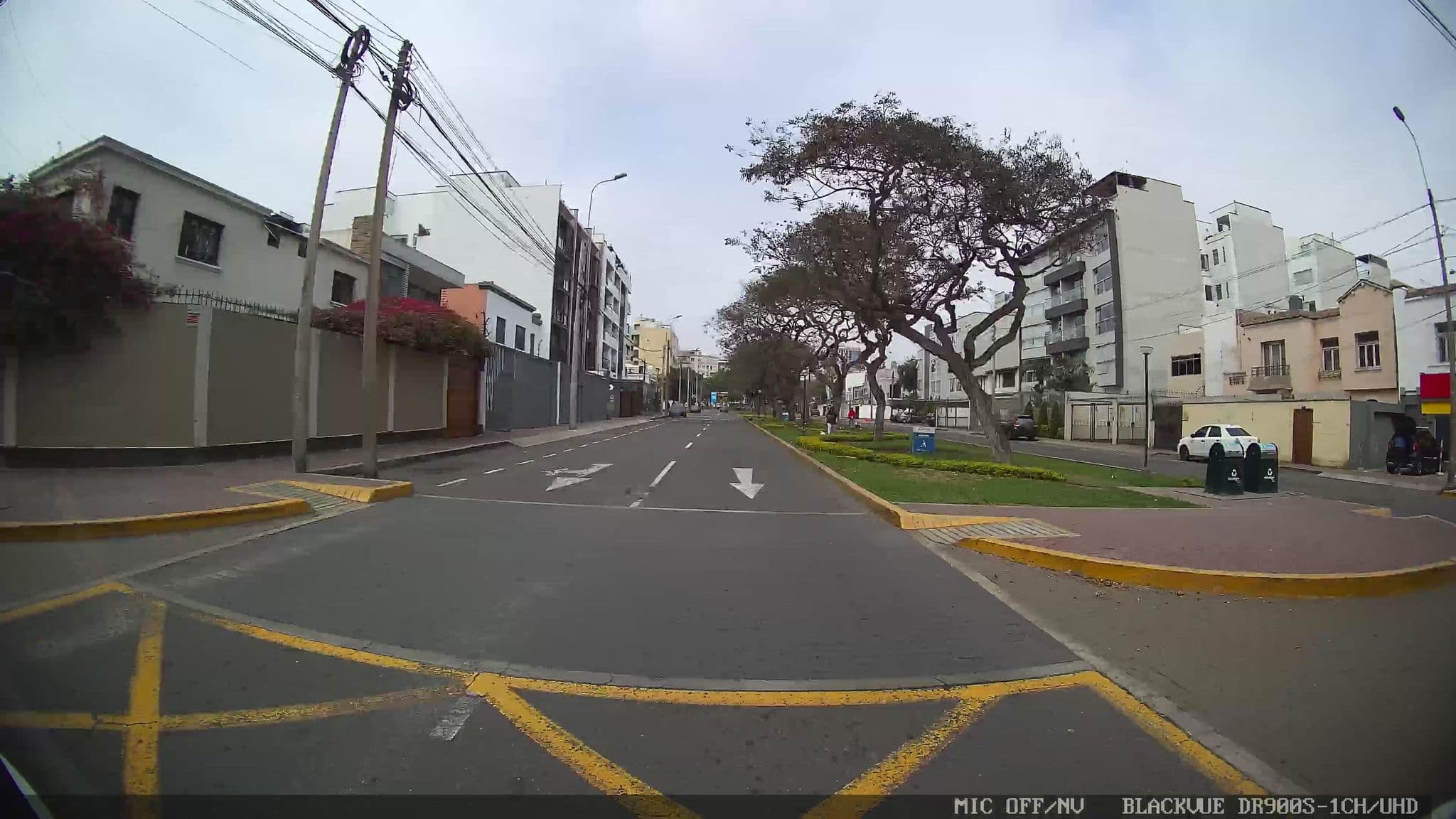 Street view near Casa Serena, Miraflores