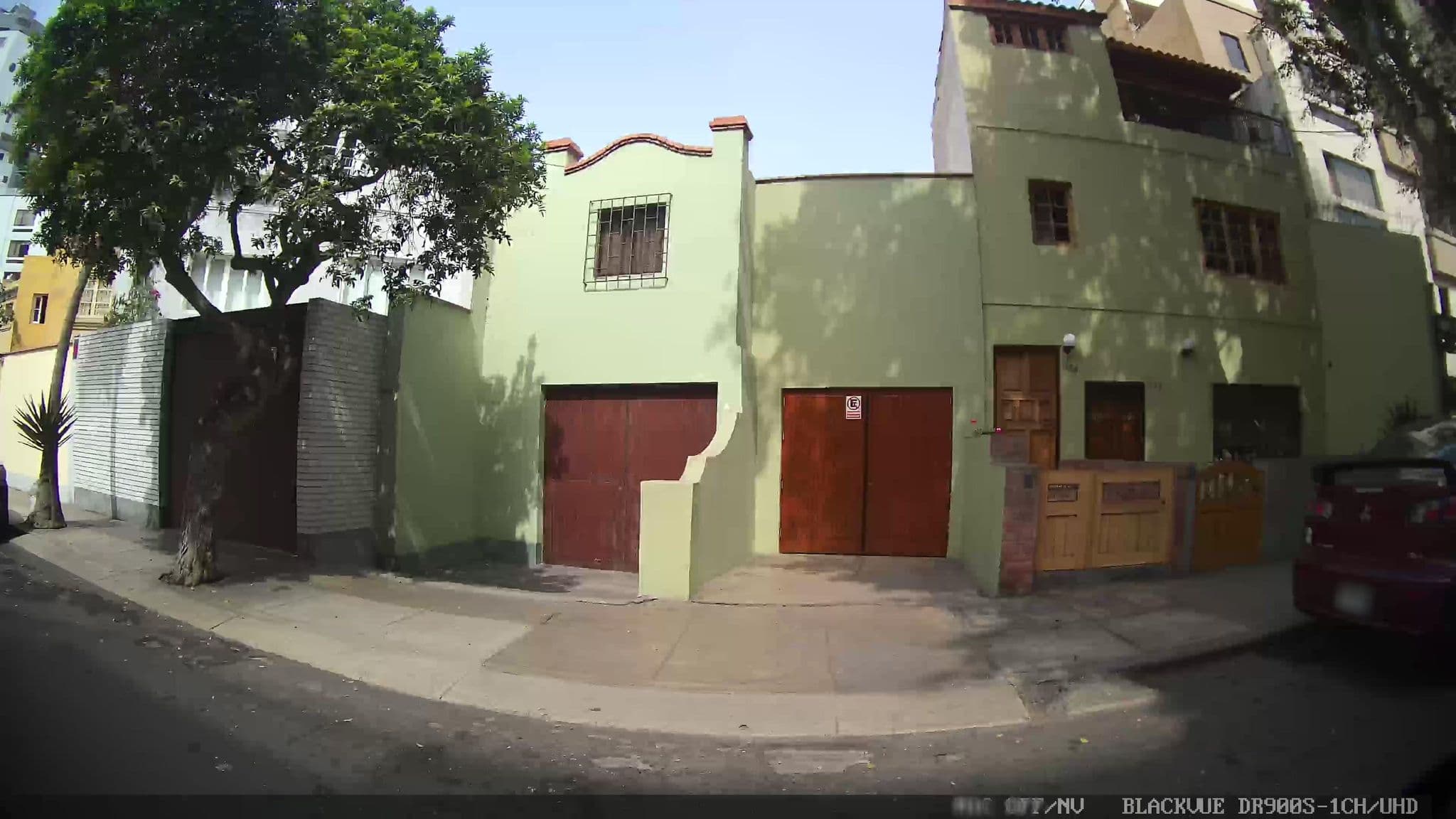 Street view near Backpacker's Family Club, Miraflores — © kaart_1 (CC BY-SA · Mapillary)