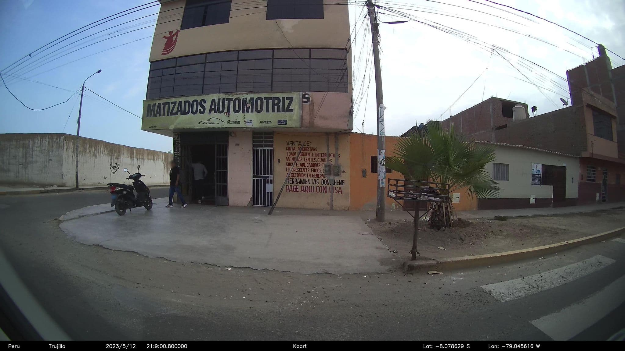Street view near Hostal Vanessa, Trujillo — © kaart_2 (CC BY-SA · Mapillary)