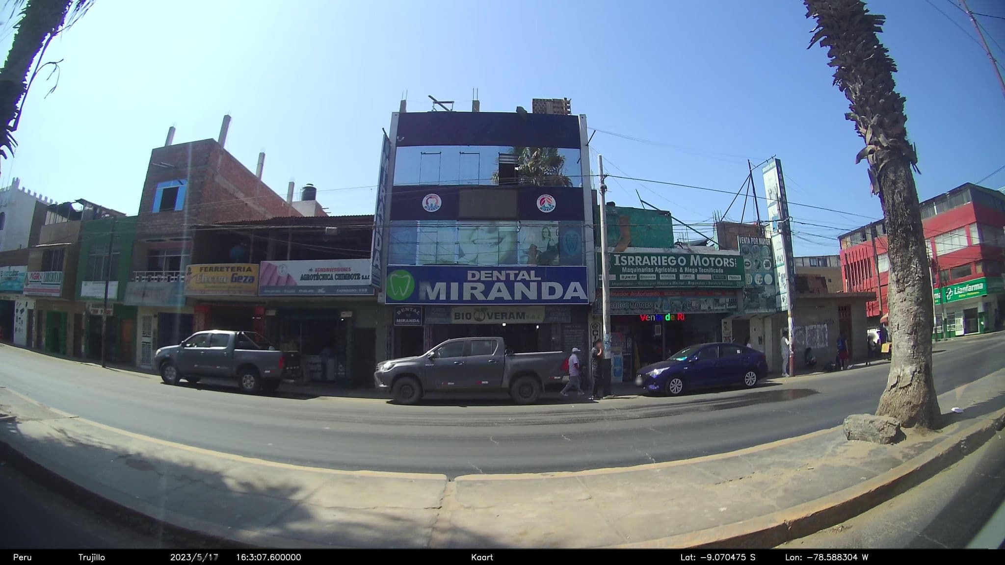 Street view near Hostal Palacio Real, Chimbote — © kaart_2 (CC BY-SA · Mapillary)