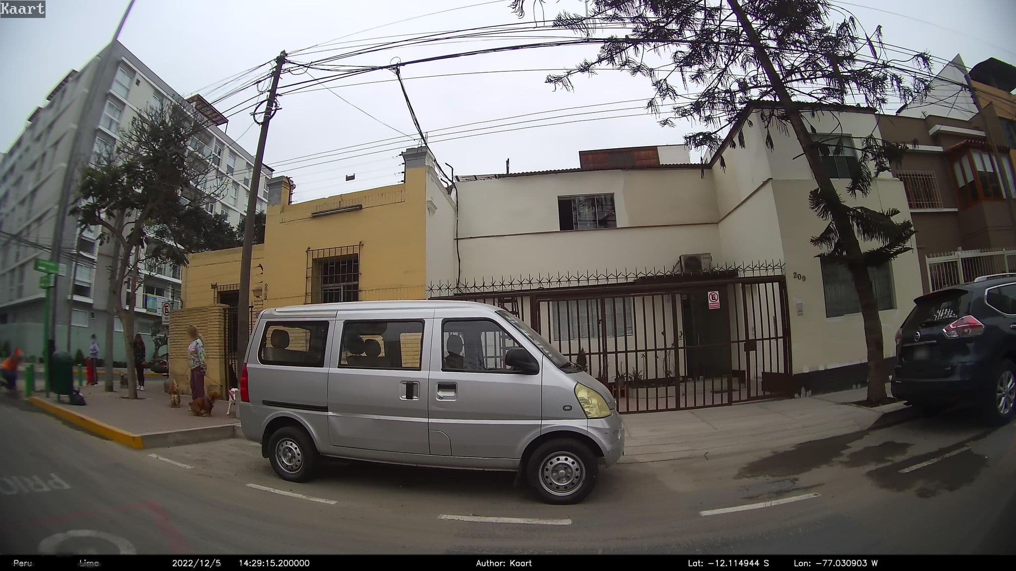 Street view near Pirwa Hostel, Miraflores