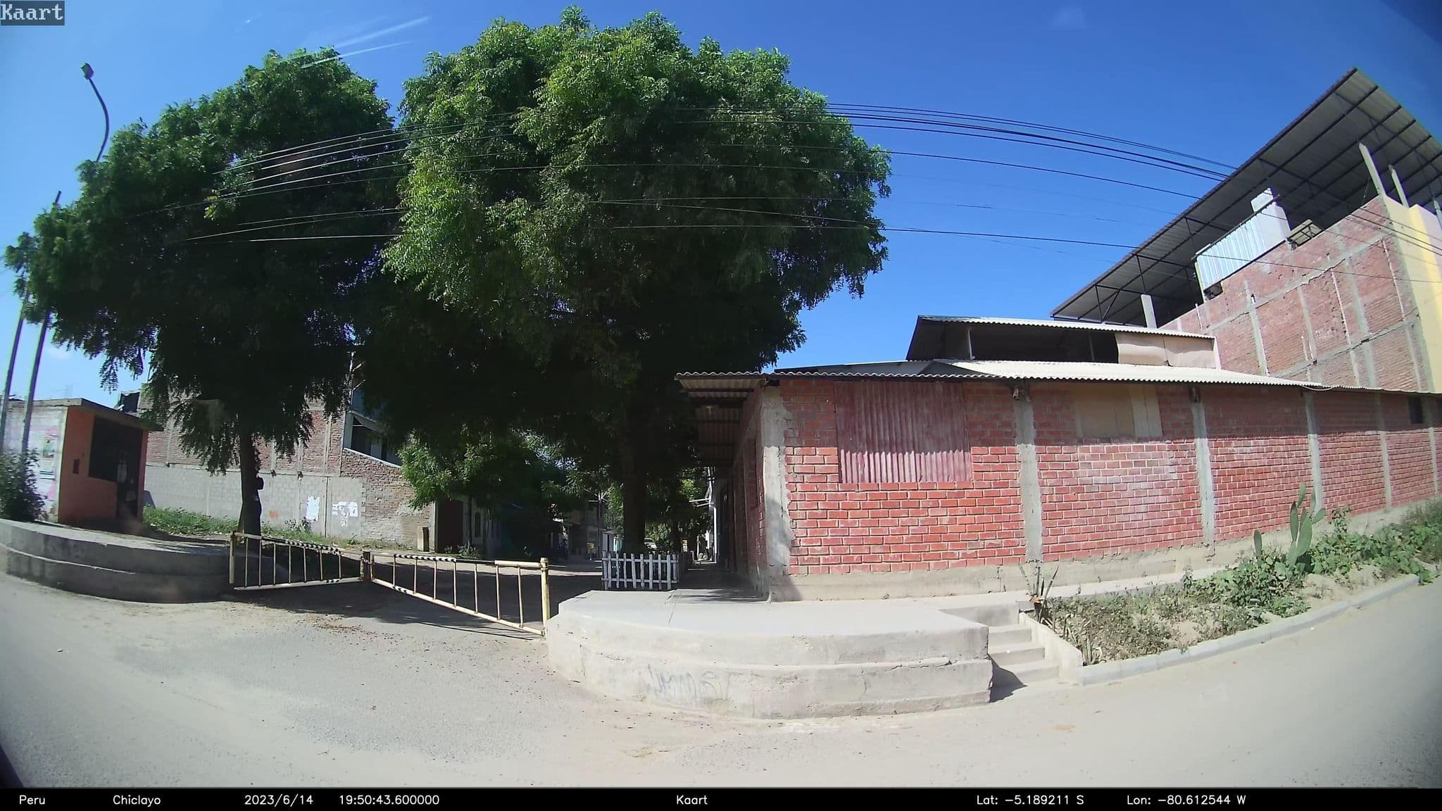 Street view near Hospedaje El Nuevo Amanecer, Piura — © kaart_2 (CC BY-SA · Mapillary)