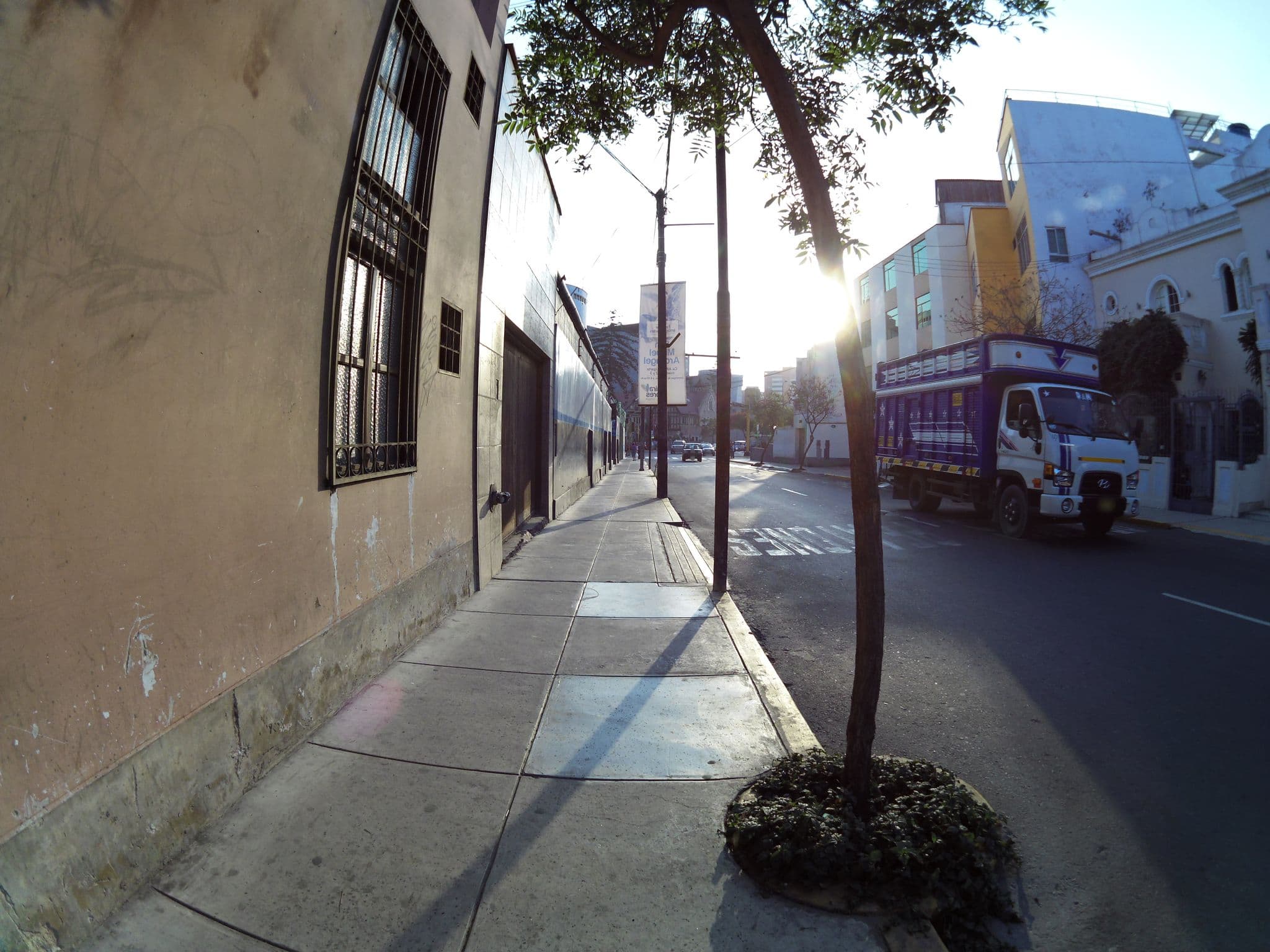 Street view near Hostel Kelebek, Miraflores — © jlevente (CC BY-SA · Mapillary)