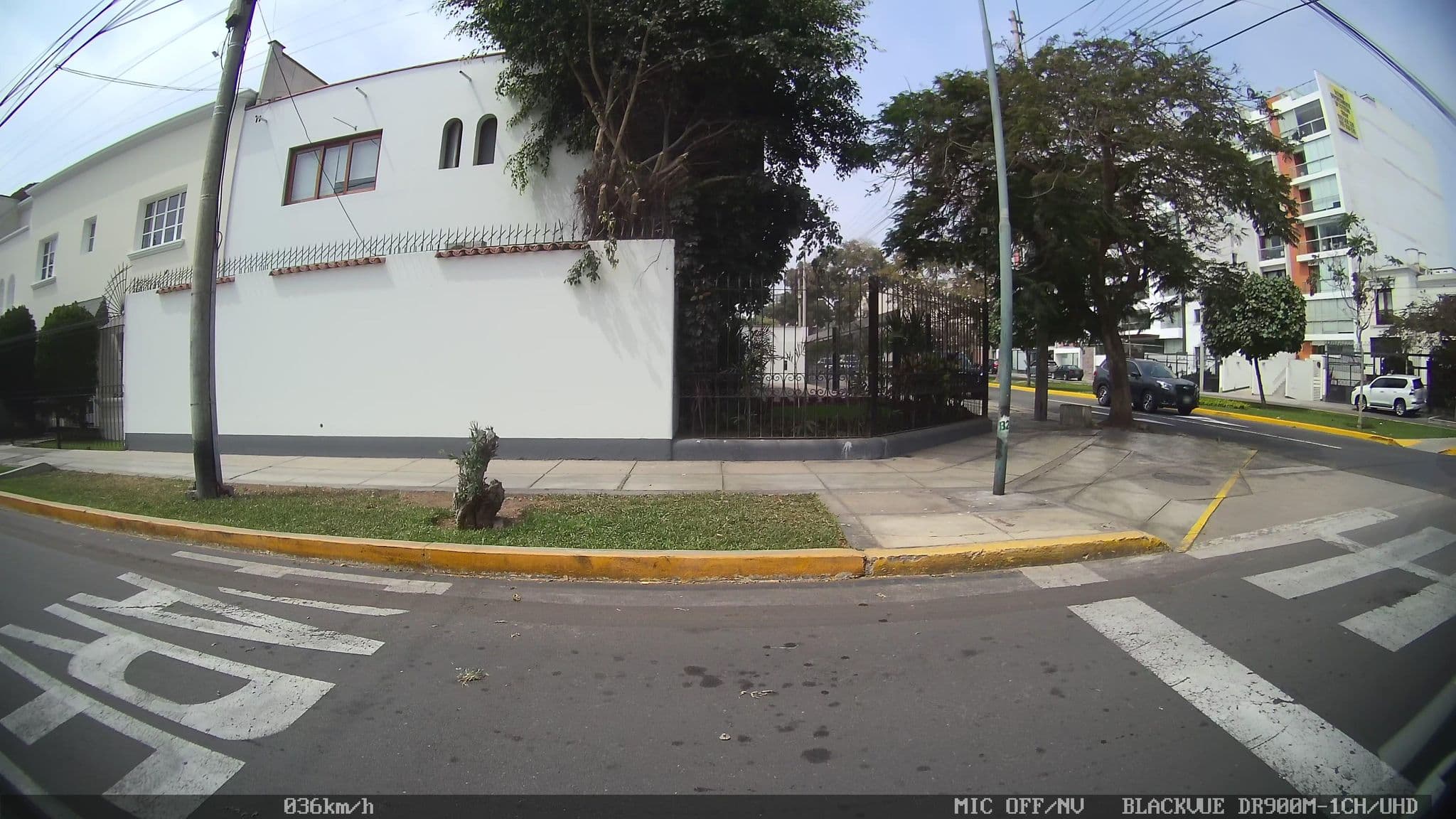 Street view near Pool paradise, Miraflores