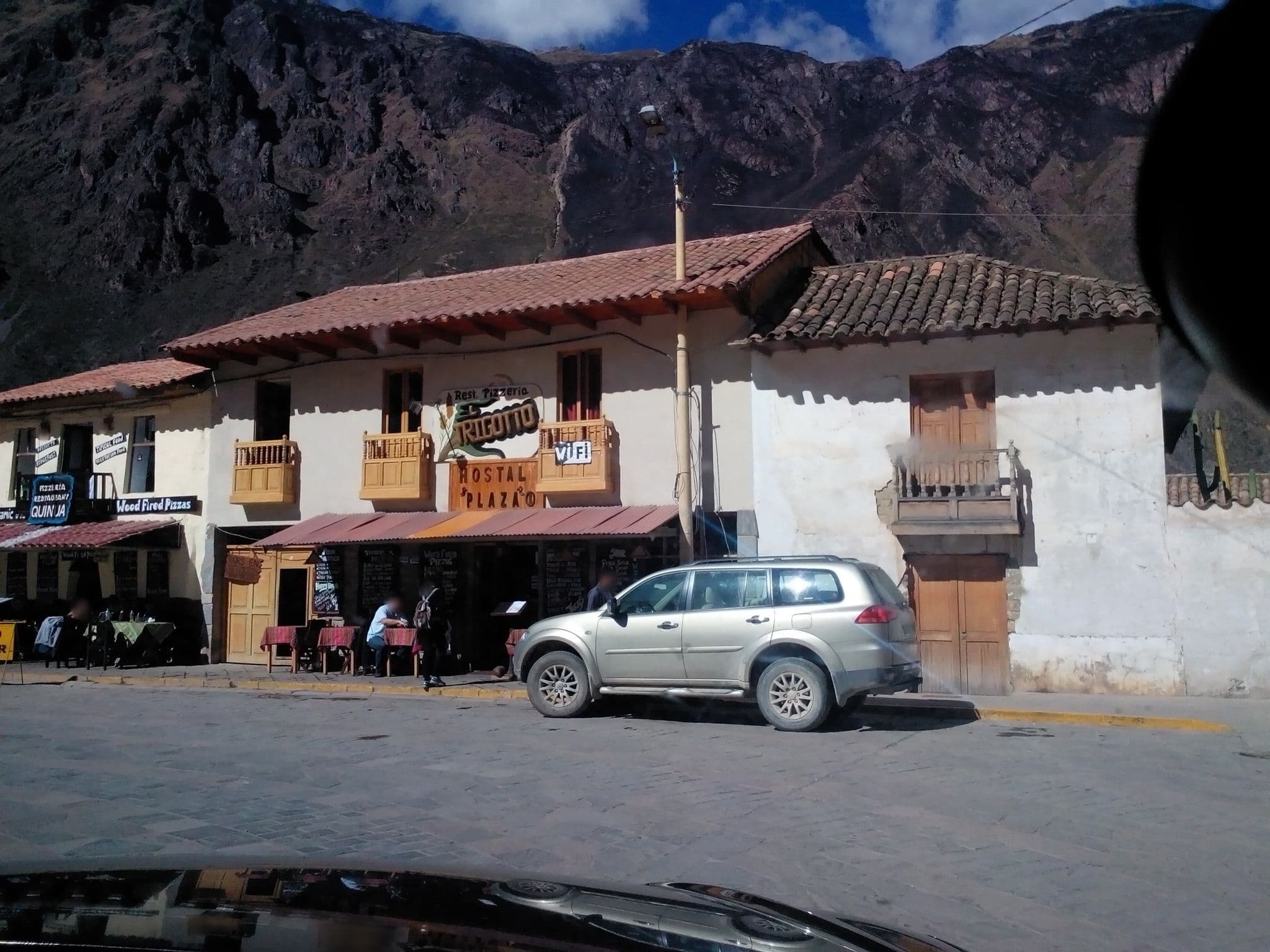 Street view near Los Apus Hostel, Ollantaytambo — © derfred (CC BY-SA · Mapillary)