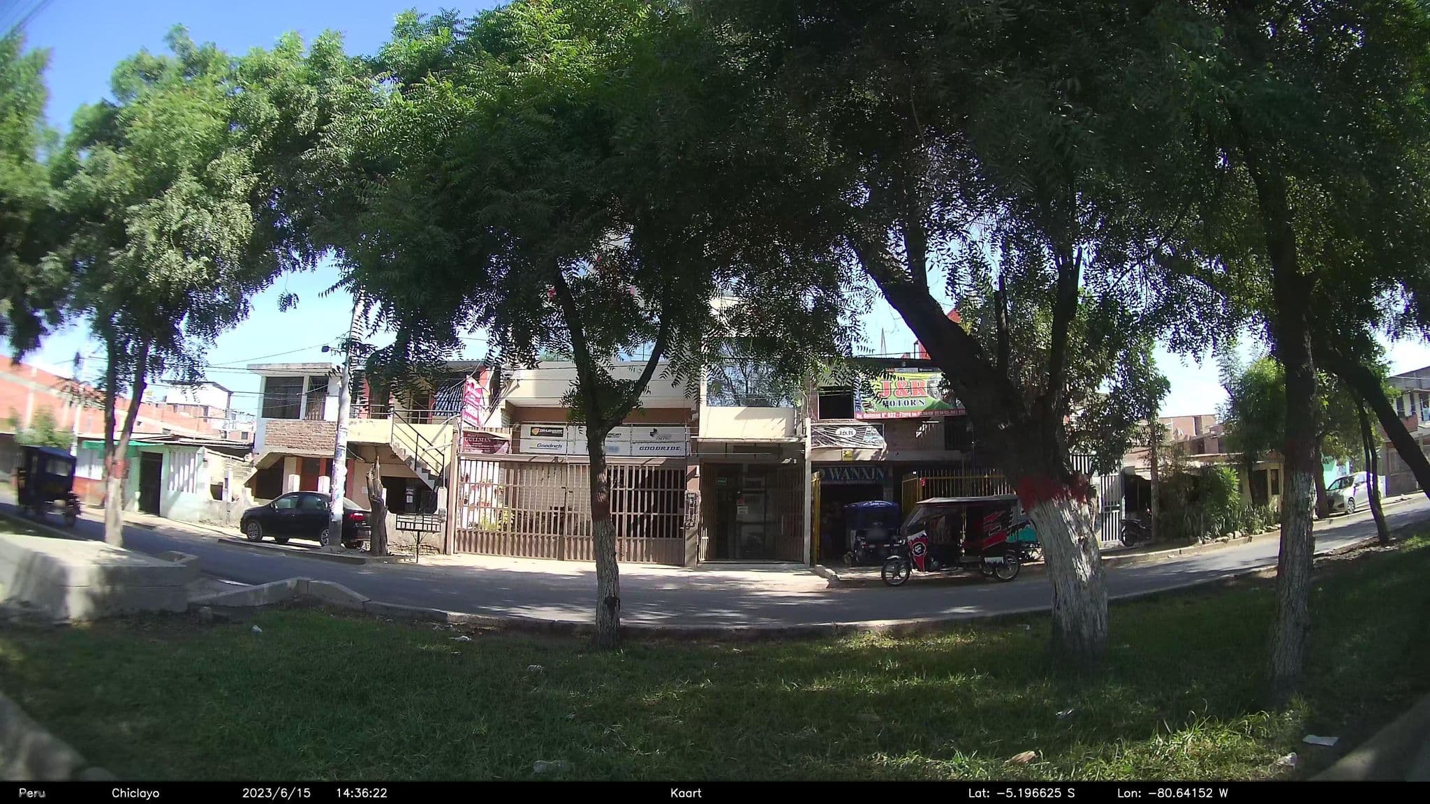 Street view near Hostal Gulman, Piura — © kaart_2 (CC BY-SA · Mapillary)