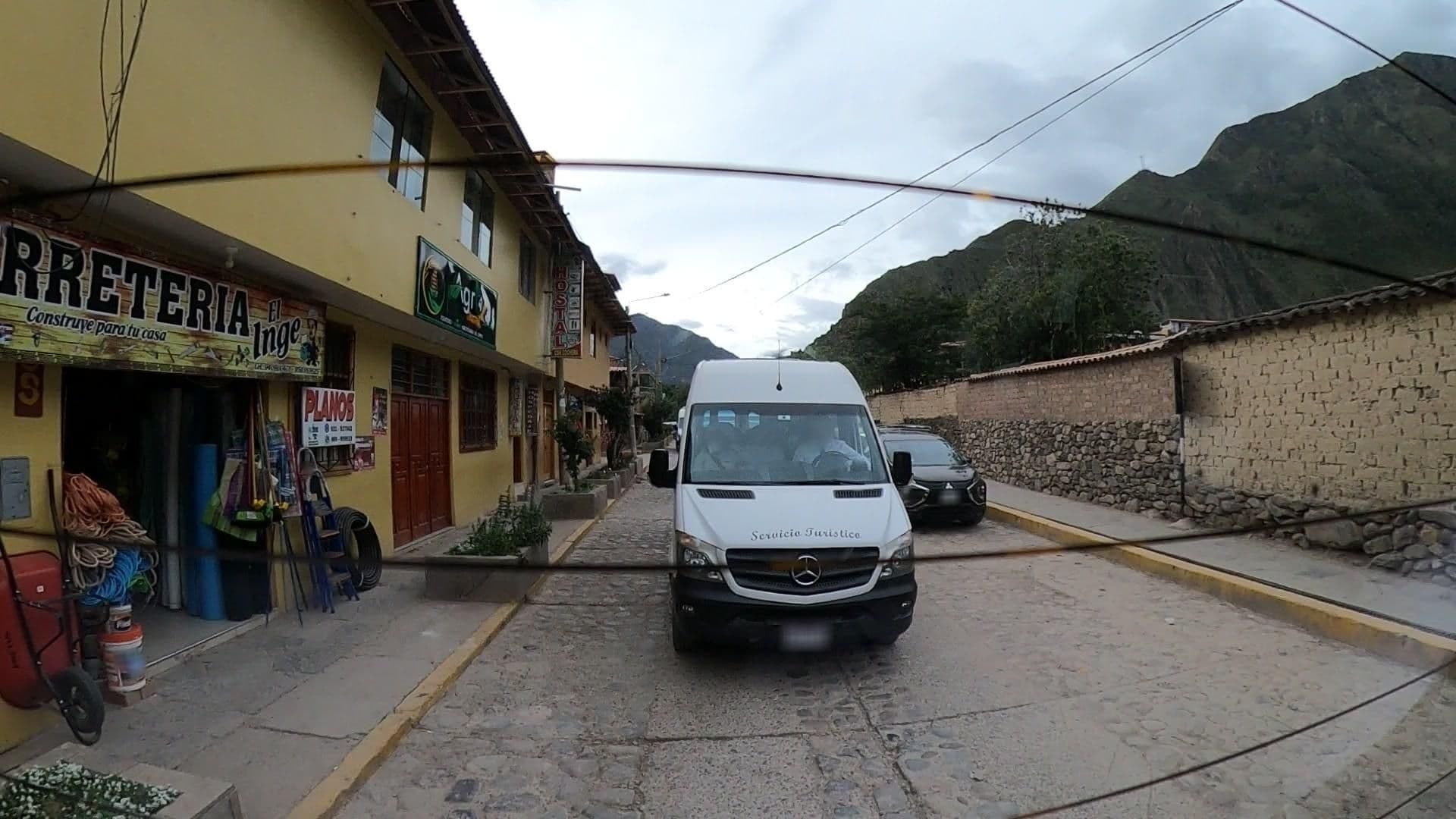 Street view near Inti Wasi Valle, Ollantaytambo — © jaderbavaresco (CC BY-SA · Mapillary)