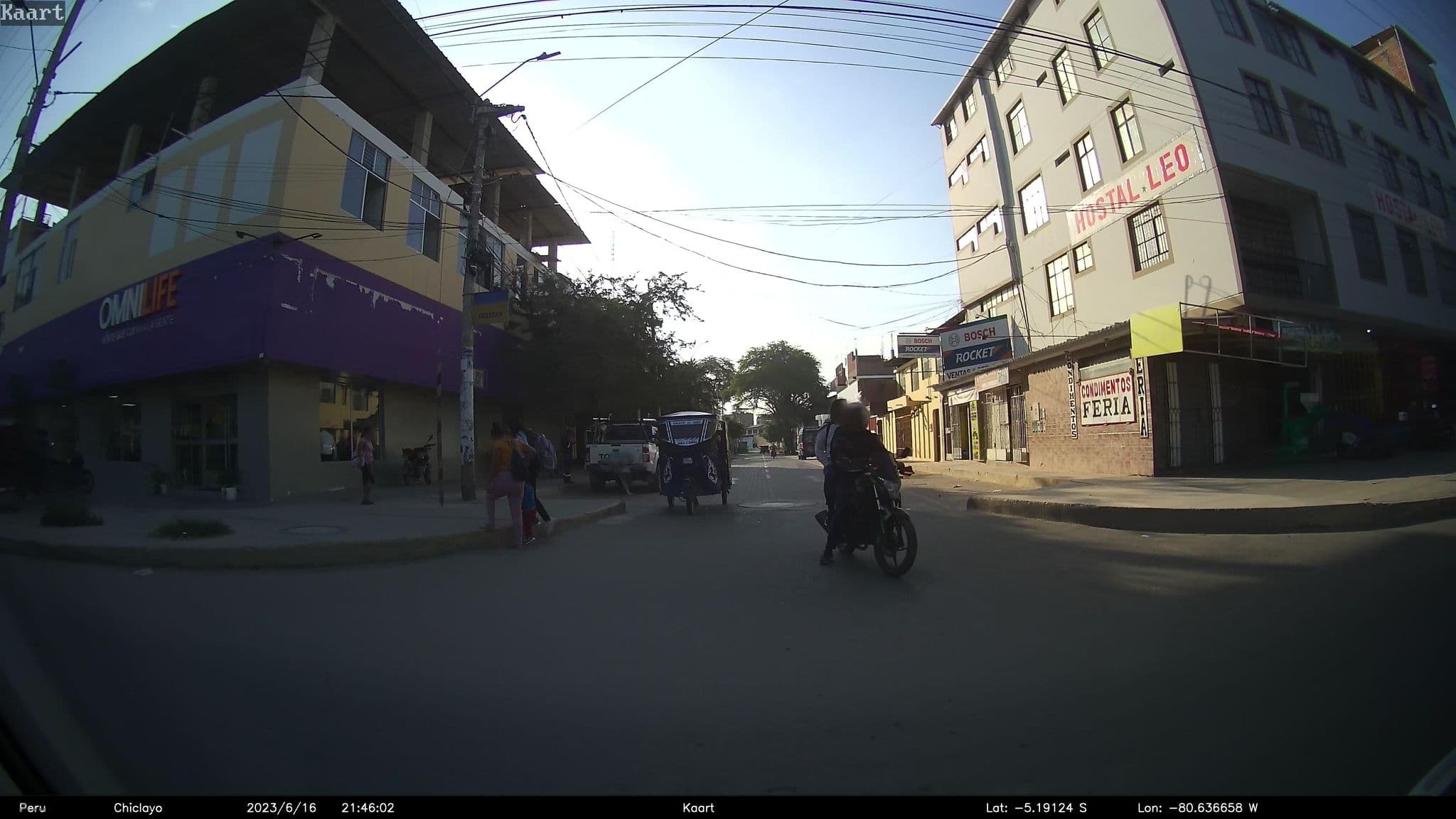 Street view near Hostal Leo, Piura — © kaart_2 (CC BY-SA · Mapillary)