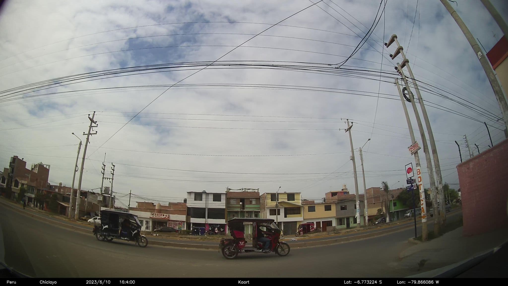 Street view near Hostal Satélite, Chiclayo — © kaart_2 (CC BY-SA · Mapillary)
