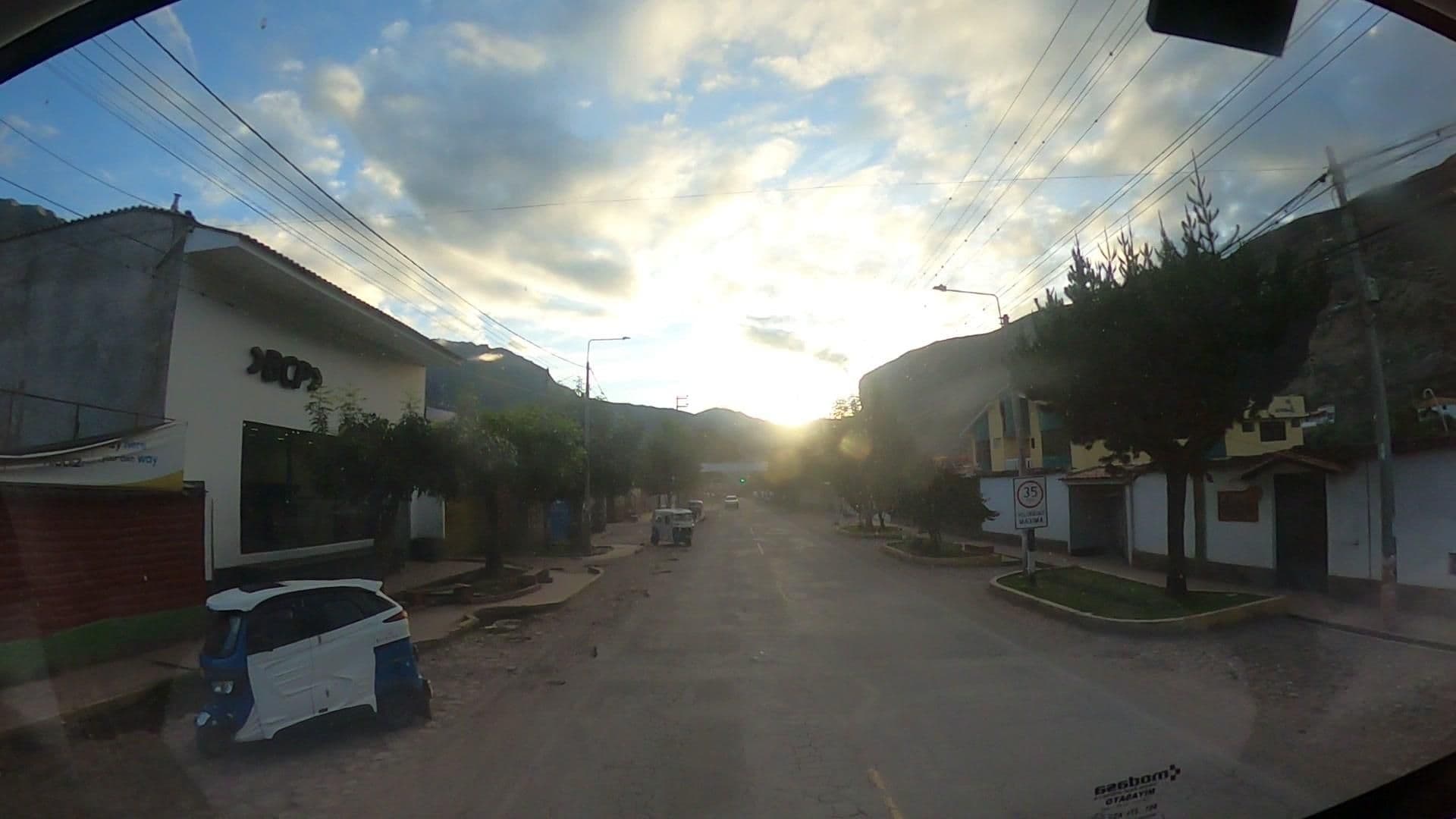 Street view near Hostal Luna Azul, Urubamba