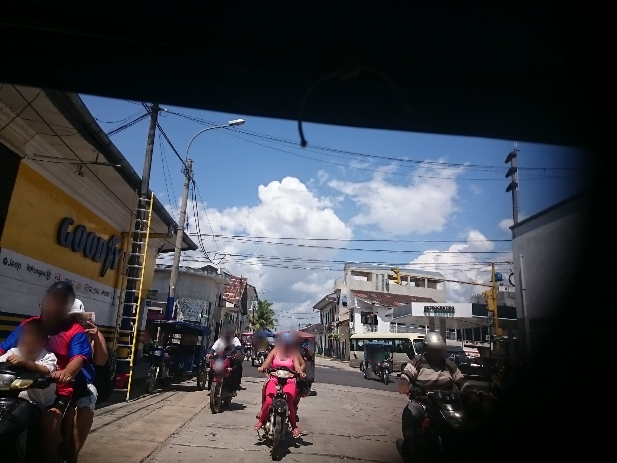 Street view near Guayruro Hostel, Iquitos — © sguinetti (CC BY-SA · Mapillary)