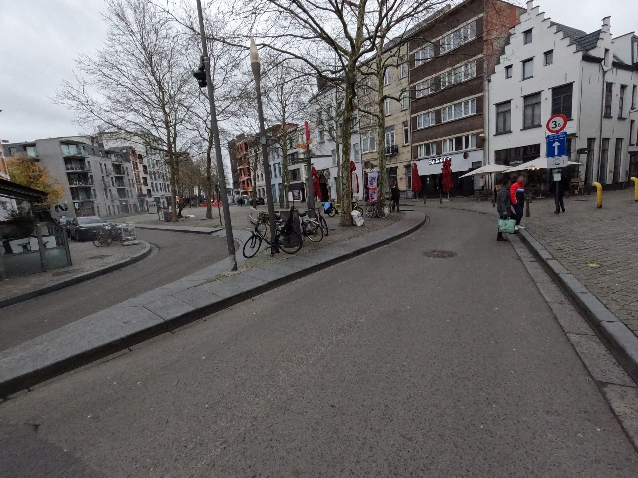 Street view near Yellow Submarine, Antwerp — © koninklijke (CC BY-SA · Mapillary)