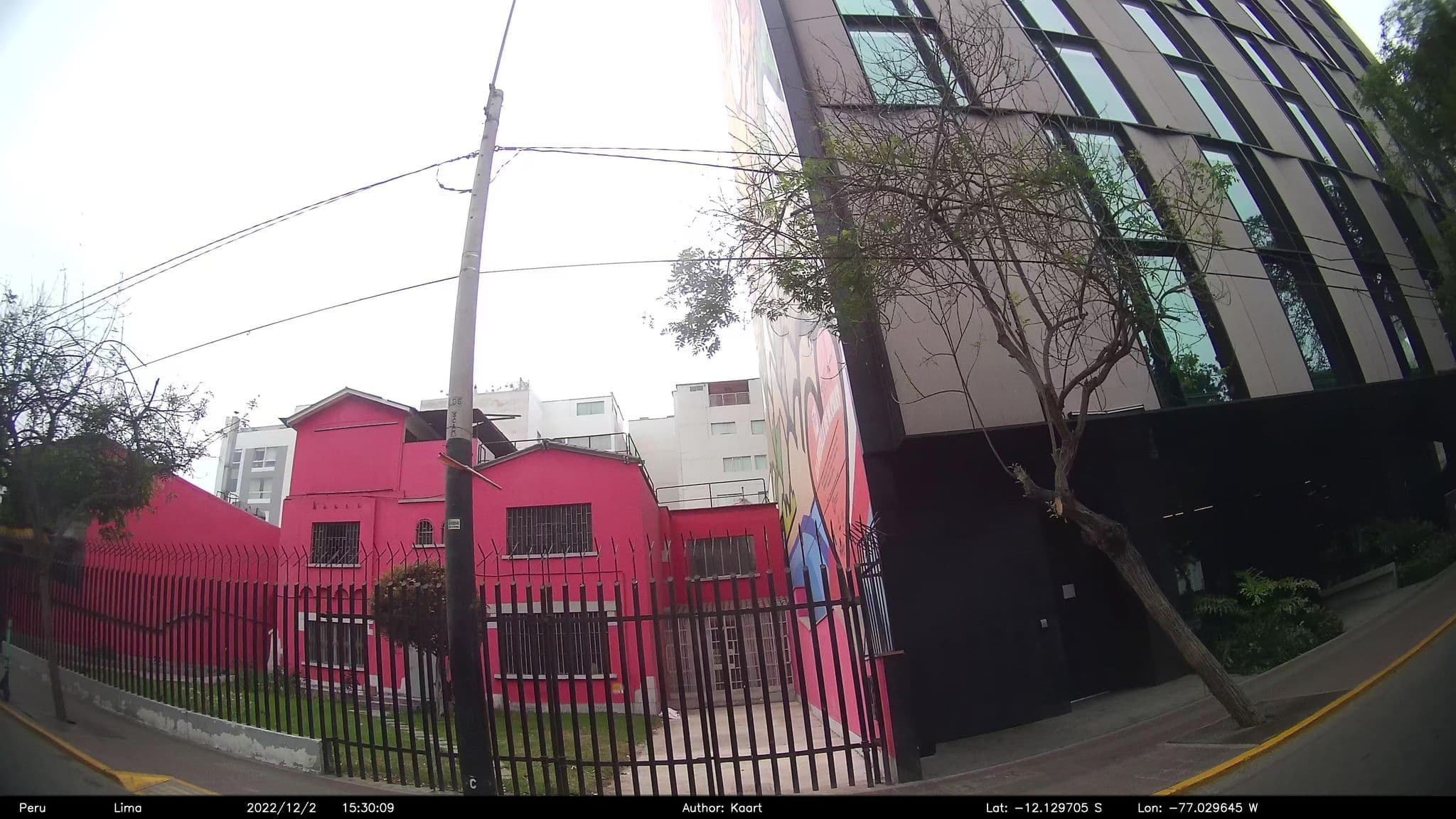 Street view near Pullman, Miraflores