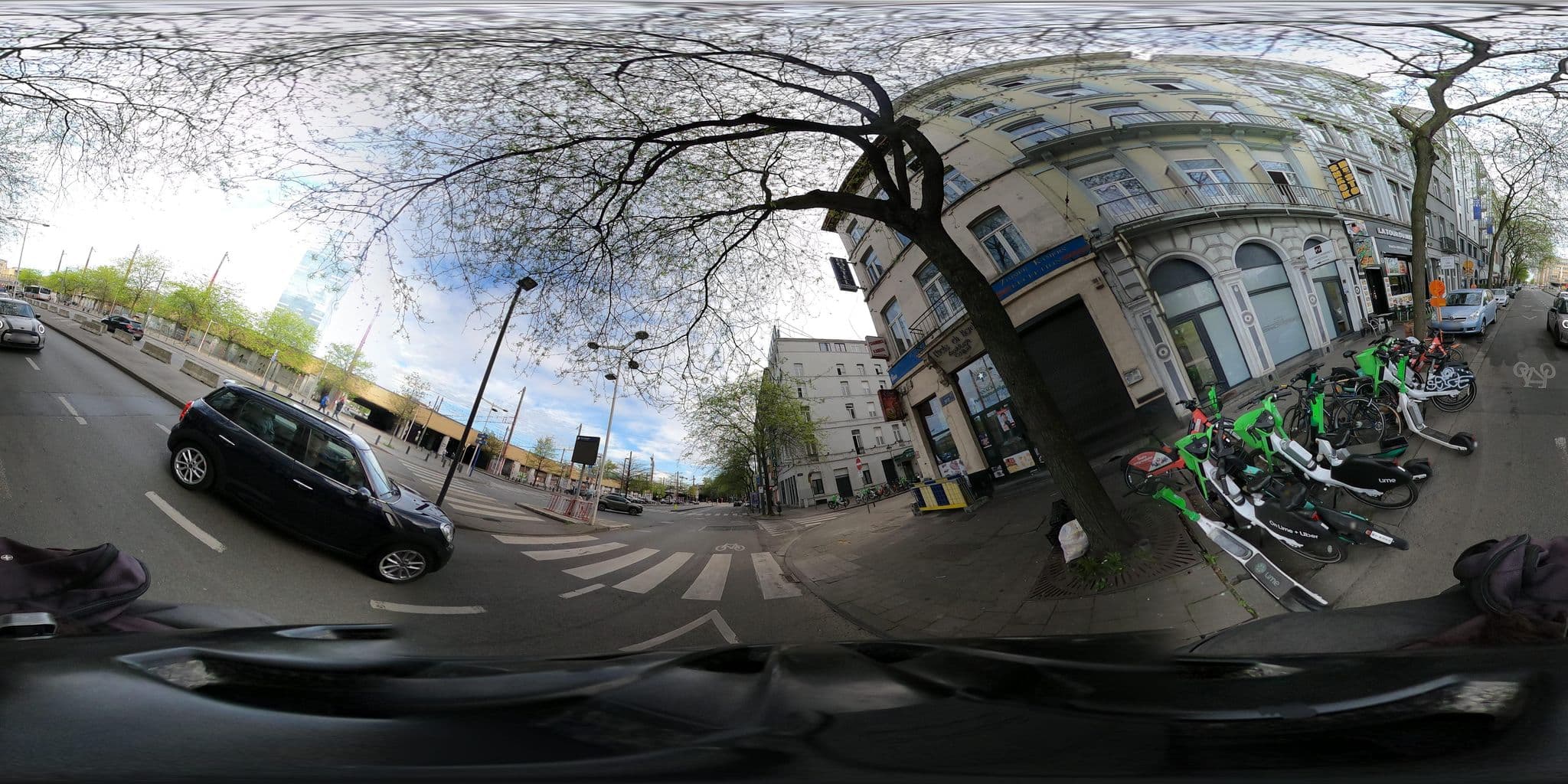 Street view near Sky Inn, Saint-Gilles — © RaphaelPasLoin (CC BY-SA · Mapillary)