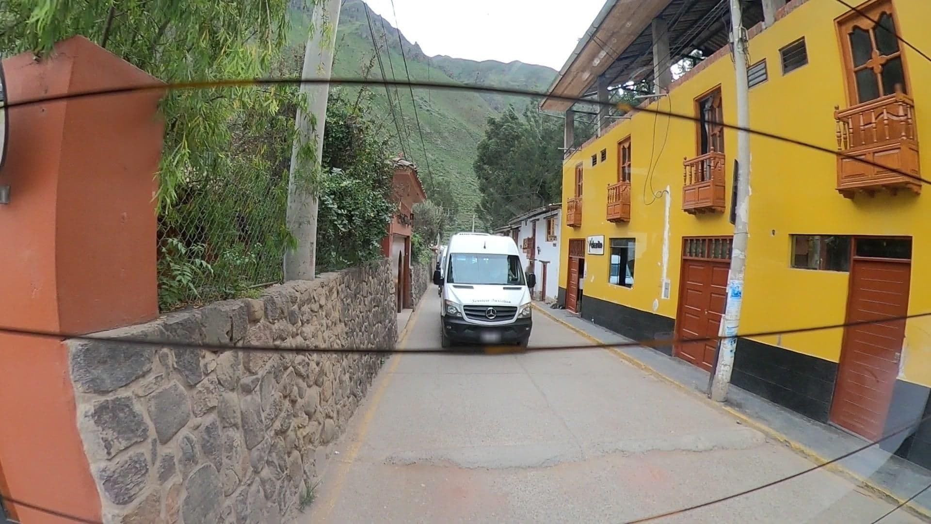 Street view near La Posada del Cóndor, Ollantaytambo — © jaderbavaresco (CC BY-SA · Mapillary)