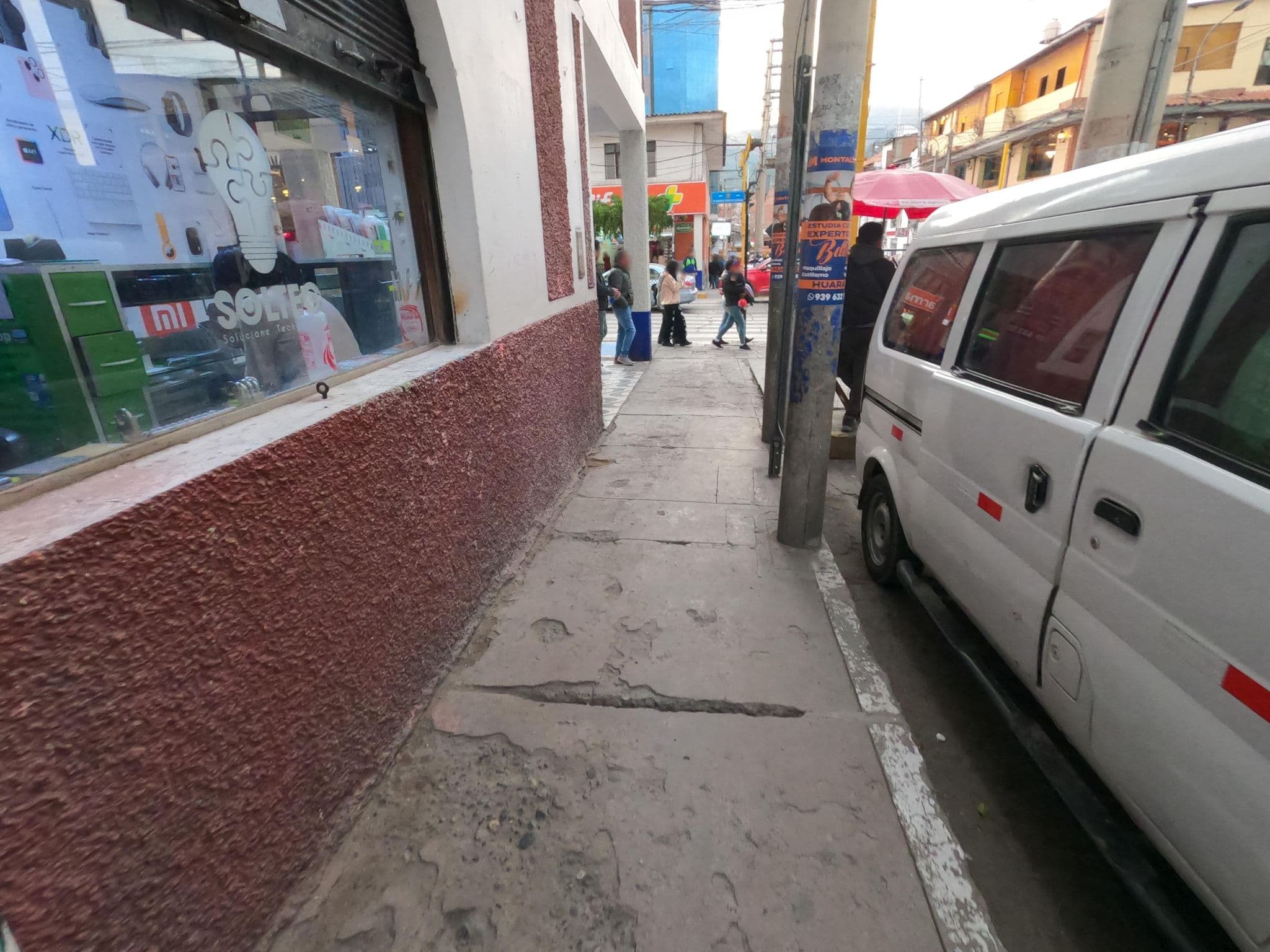 Street view near Hotel Valery, Huaraz