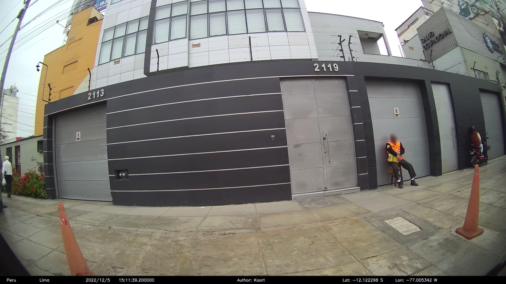 Street view near Hostal Villarán, Santiago de Surco — © kaart_2 (CC BY-SA · Mapillary)