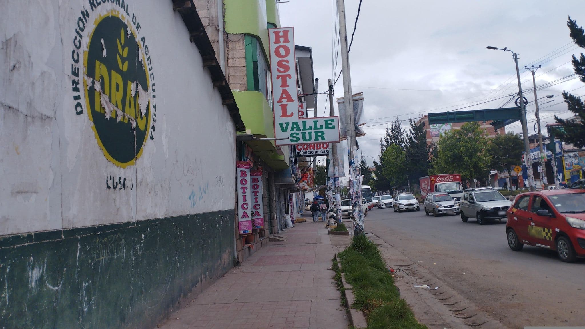 Street view near Hotel Condor, Wanchaq — © caminandocusco (CC BY-SA · Mapillary)