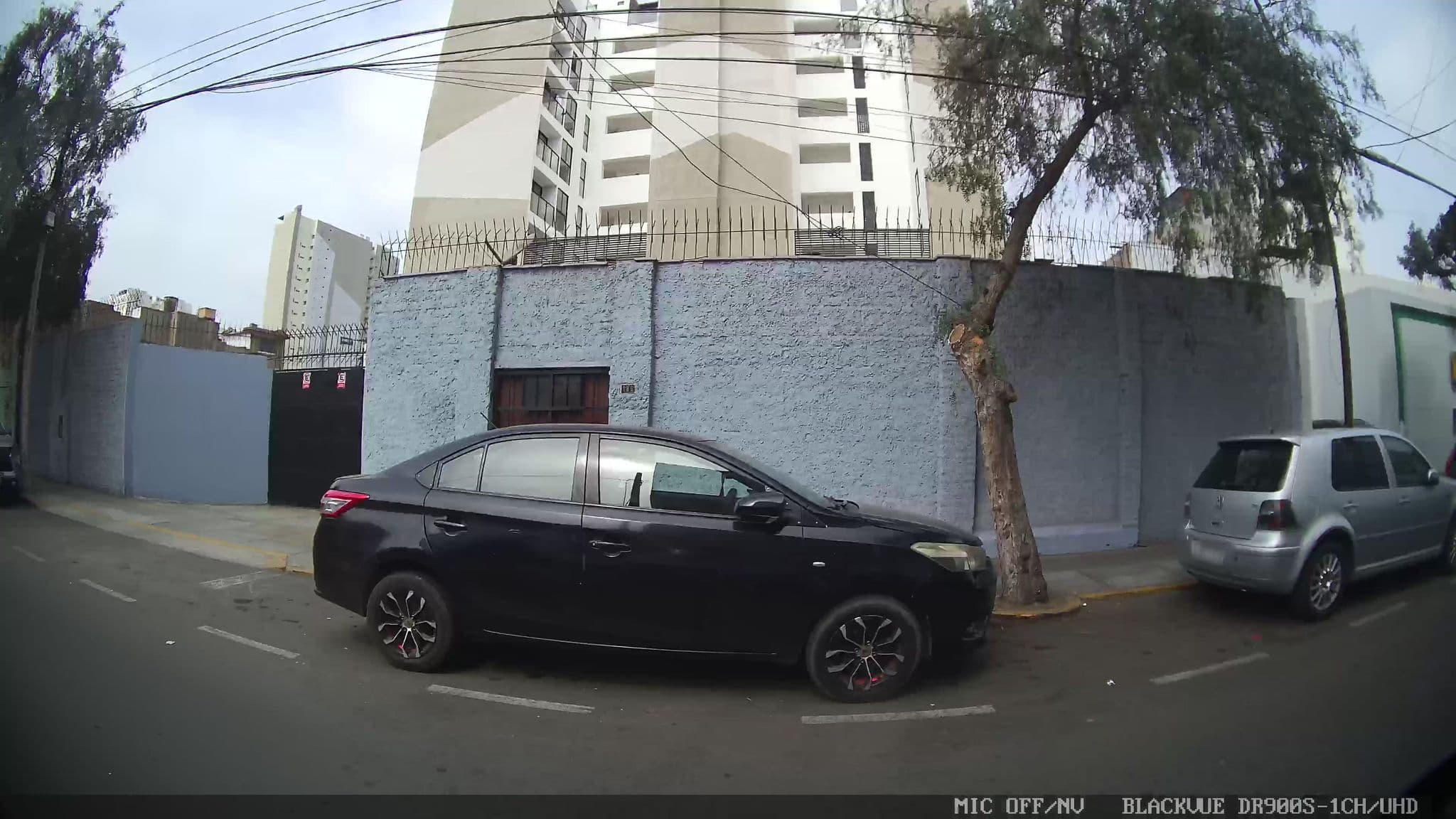 Street view near Dia y noche, Miraflores