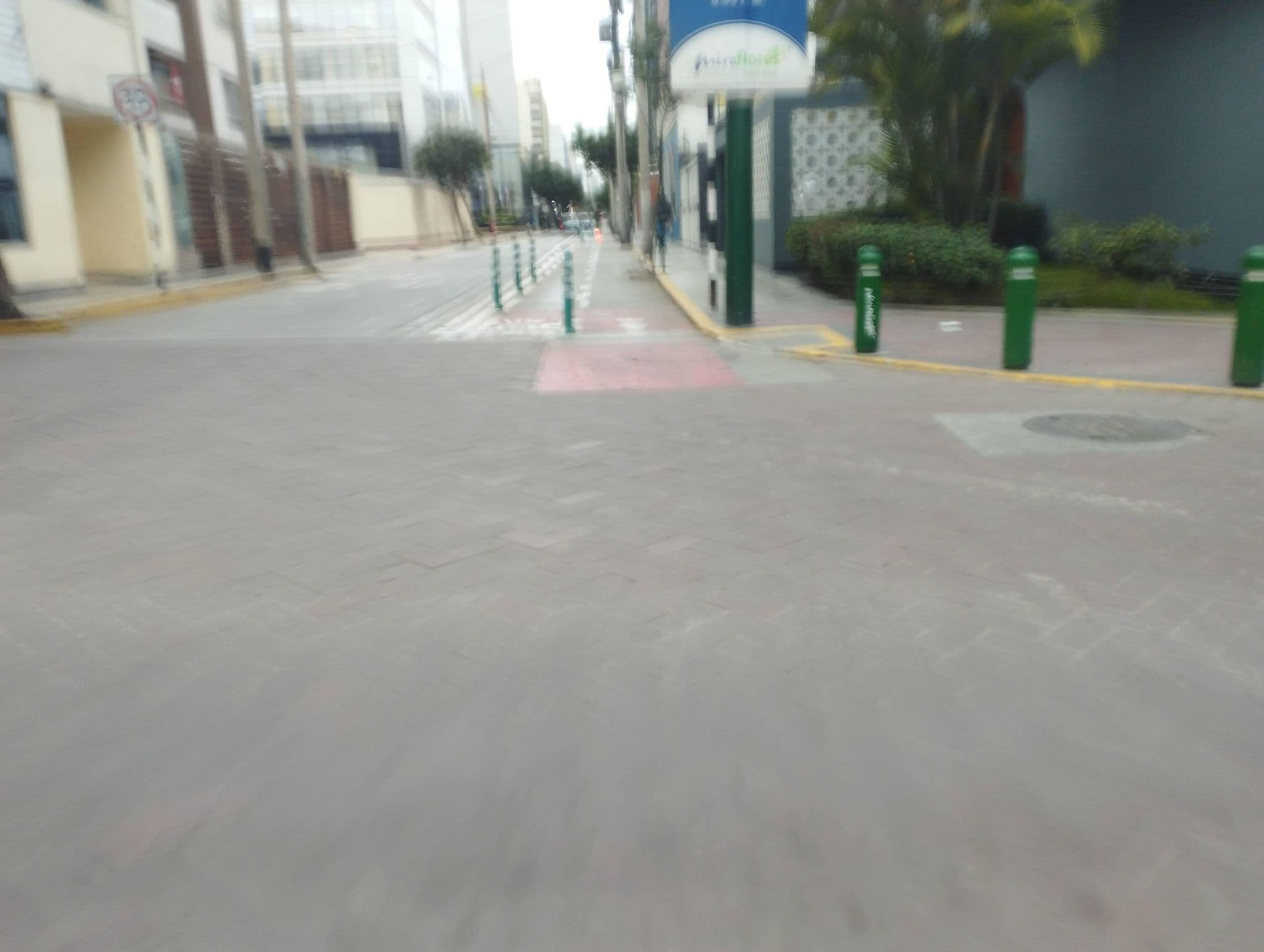 Street view near Hotel Nido Inn, Miraflores — © francodamiani (CC BY-SA · Mapillary)