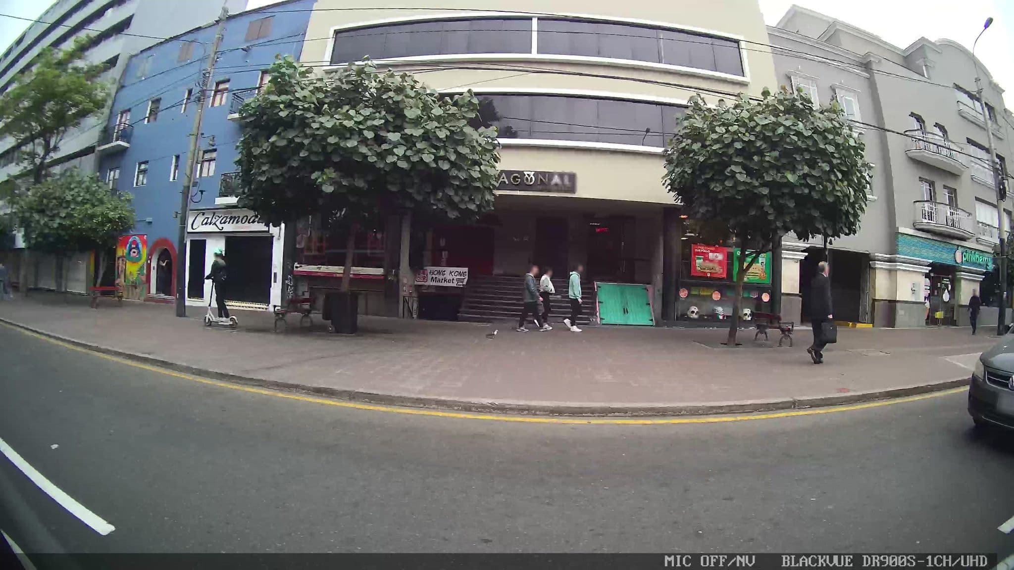 Street view near La Casa de los Sanchez, Miraflores