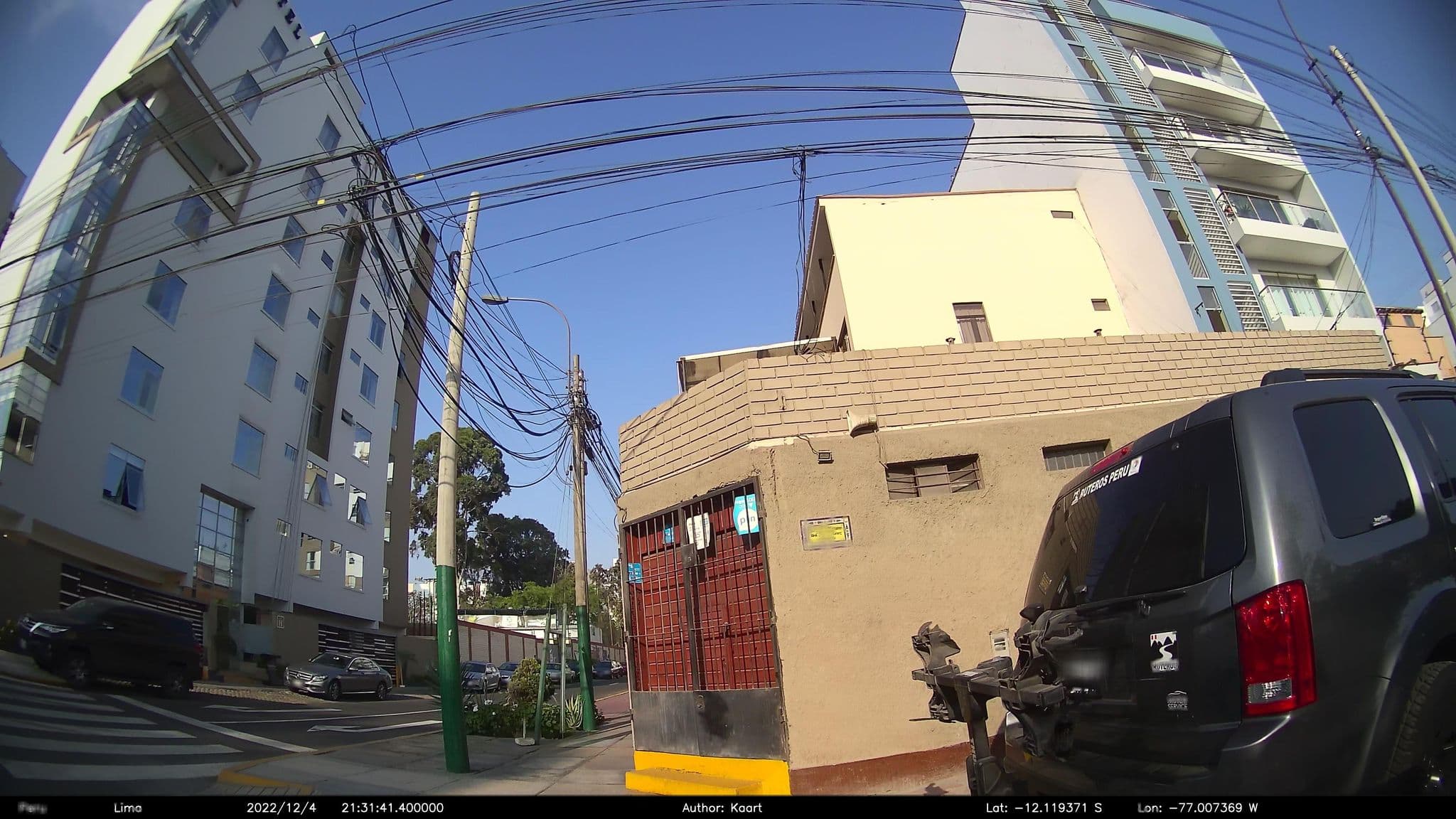 Street view near Hotel Sunqu, Santiago de Surco — © kaart_2 (CC BY-SA · Mapillary)