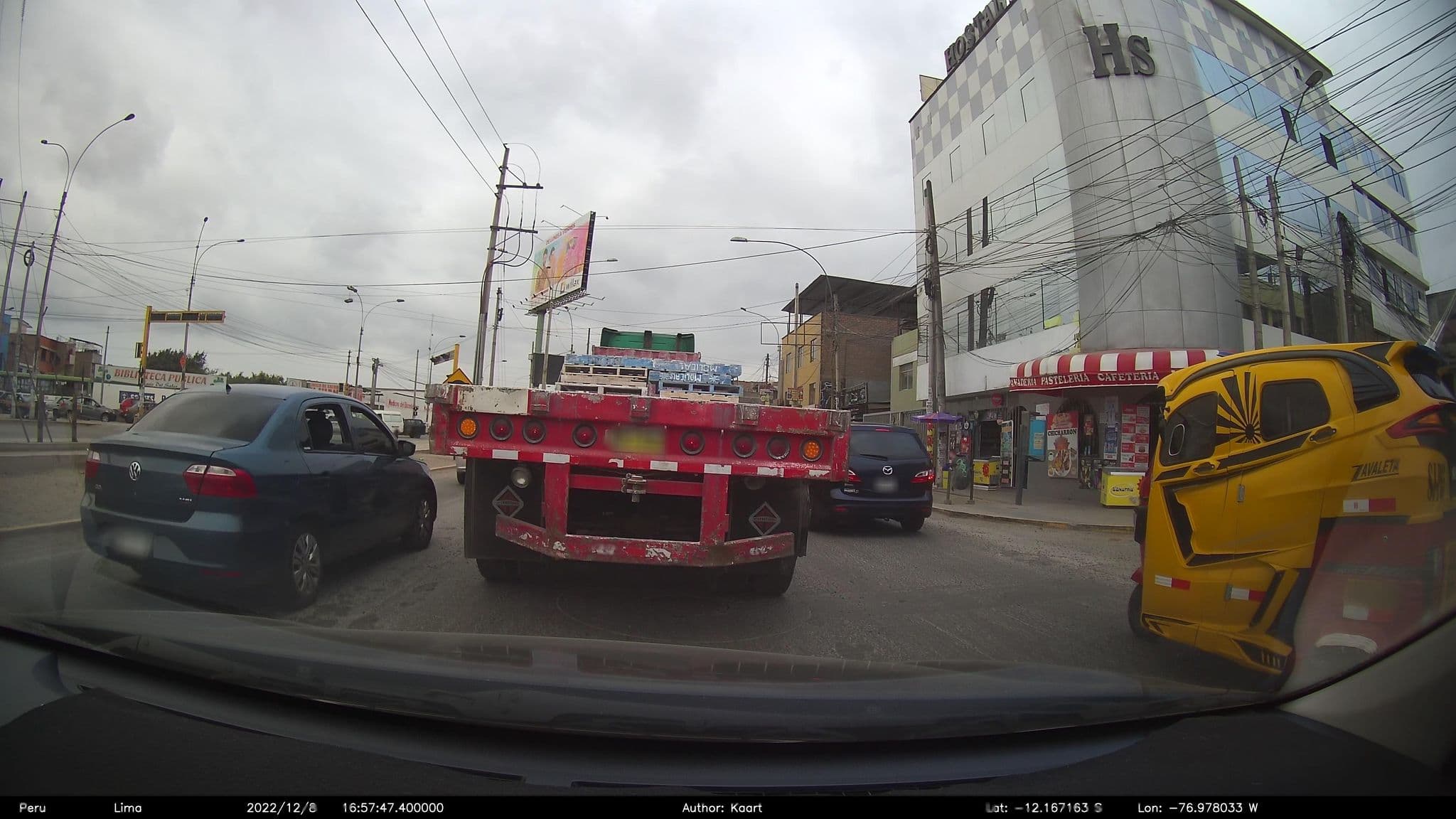 Street view near Hostal Milenium, Santiago de Surco — © kaart5 (CC BY-SA · Mapillary)