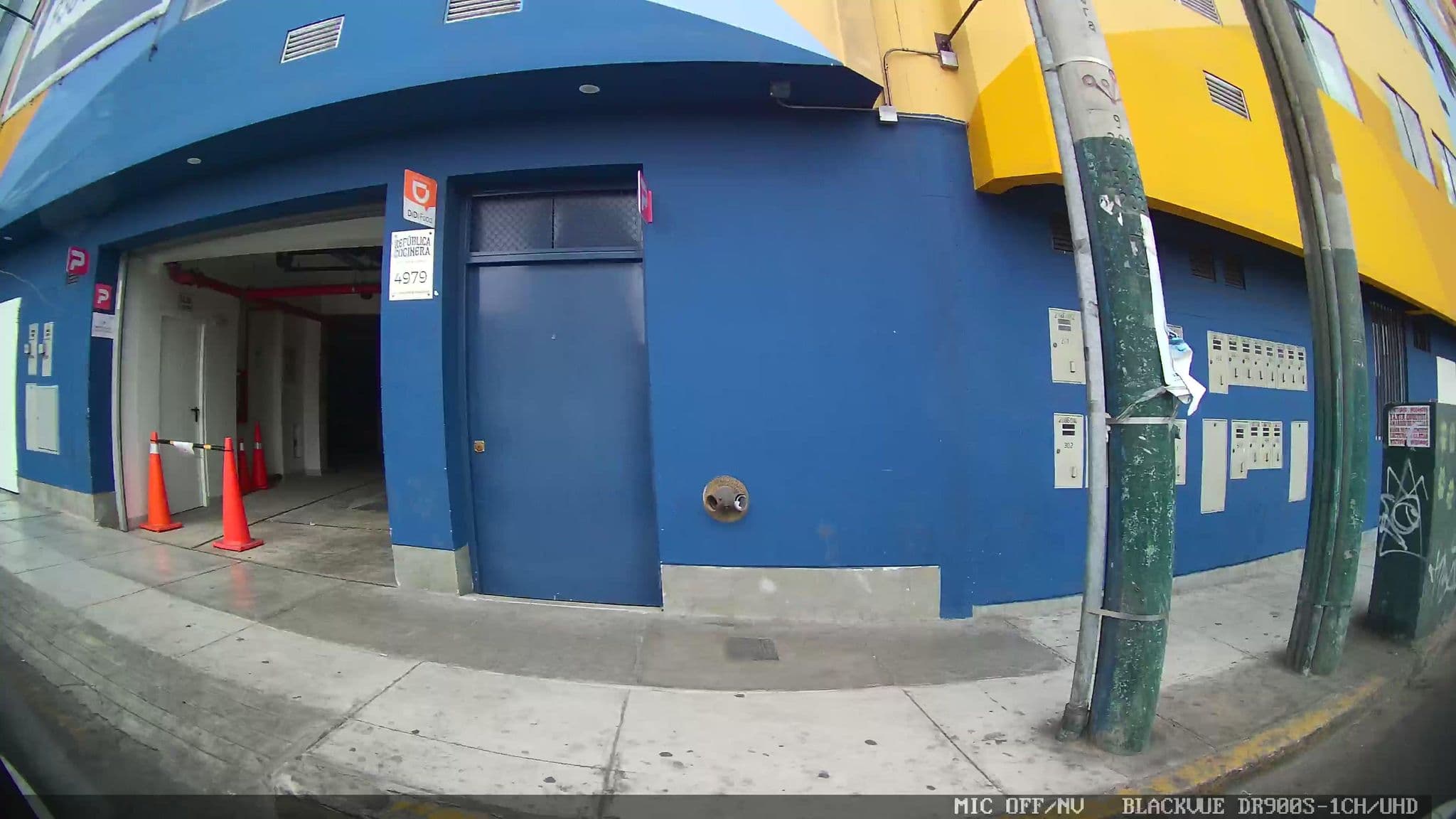 Street view near Hotel Alba, Miraflores
