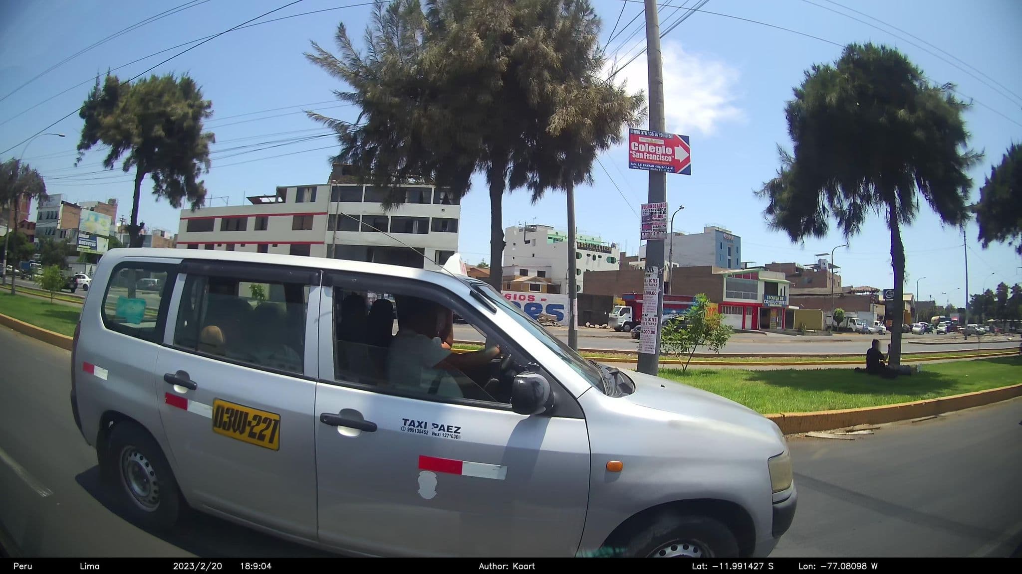 Street view near Hostal Virgo, Independencia — © kaart_2 (CC BY-SA · Mapillary)
