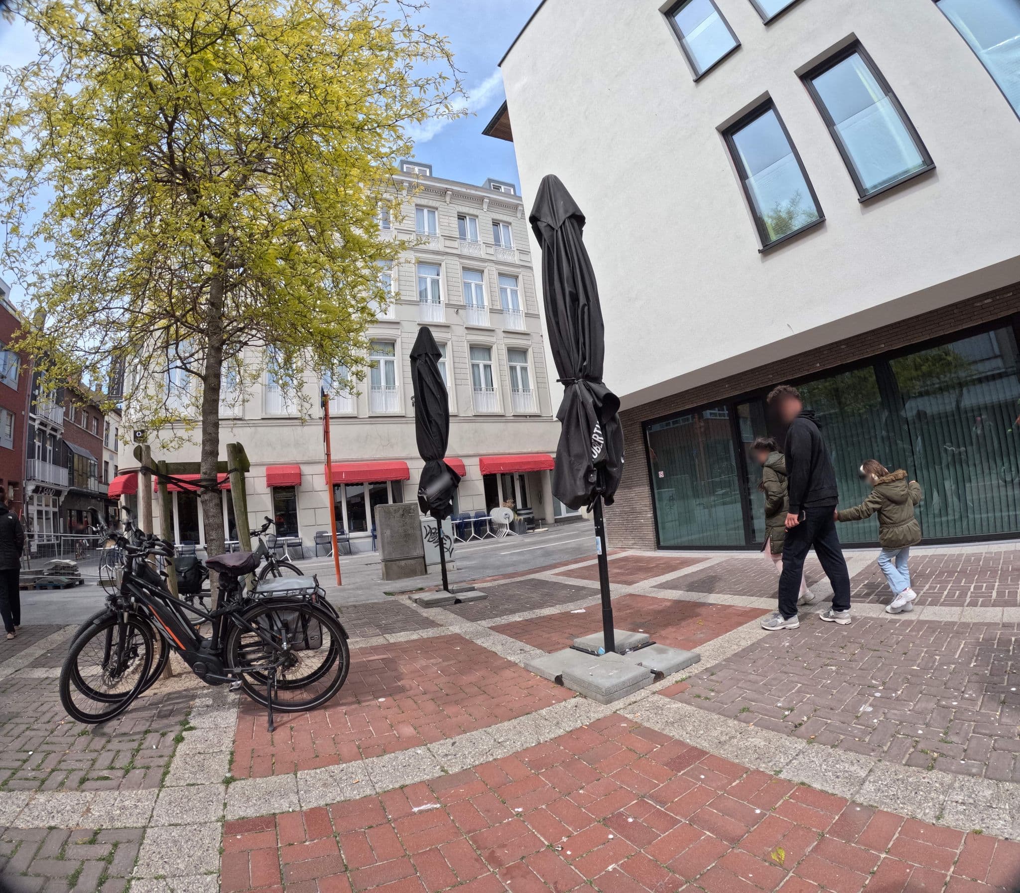 Street view near Pantheon Palace, Blankenberge — © filipc (CC BY-SA · Mapillary)