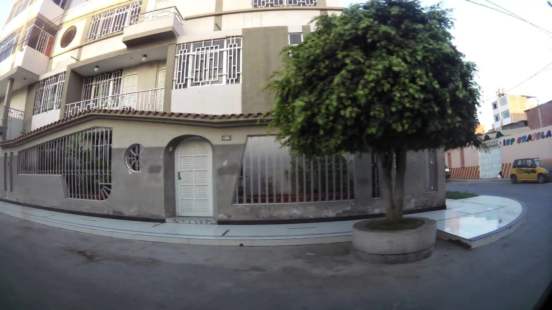 Street view near JH Hotel Residencial, Chiclayo — © kaartcam (CC BY-SA · Mapillary)