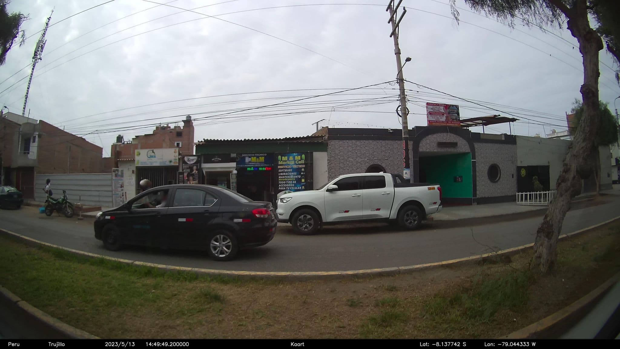 Street view near XOXO, Trujillo