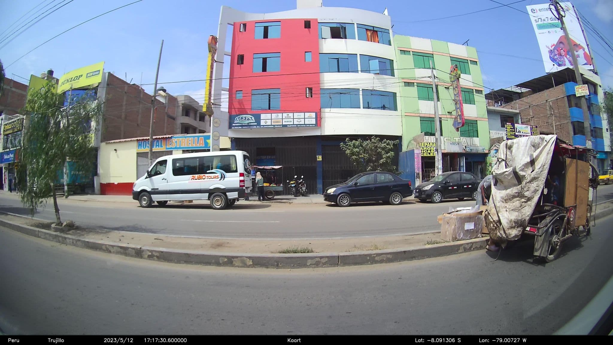 Street view near Hostal Las Gaviotas, Trujillo