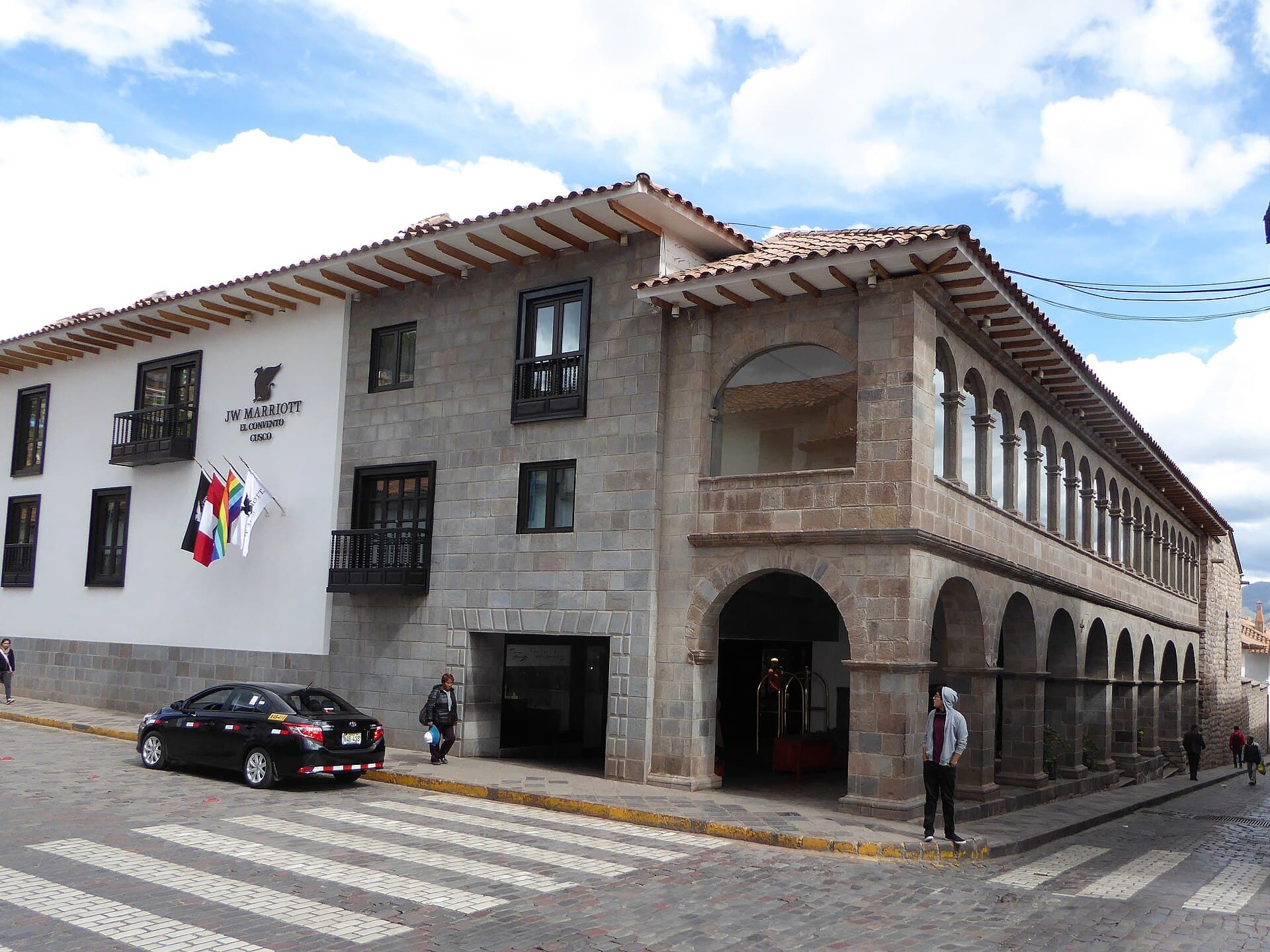 JW Marriott Hotel Cusco (via Wikimedia Commons, CC BY-SA 4.0)