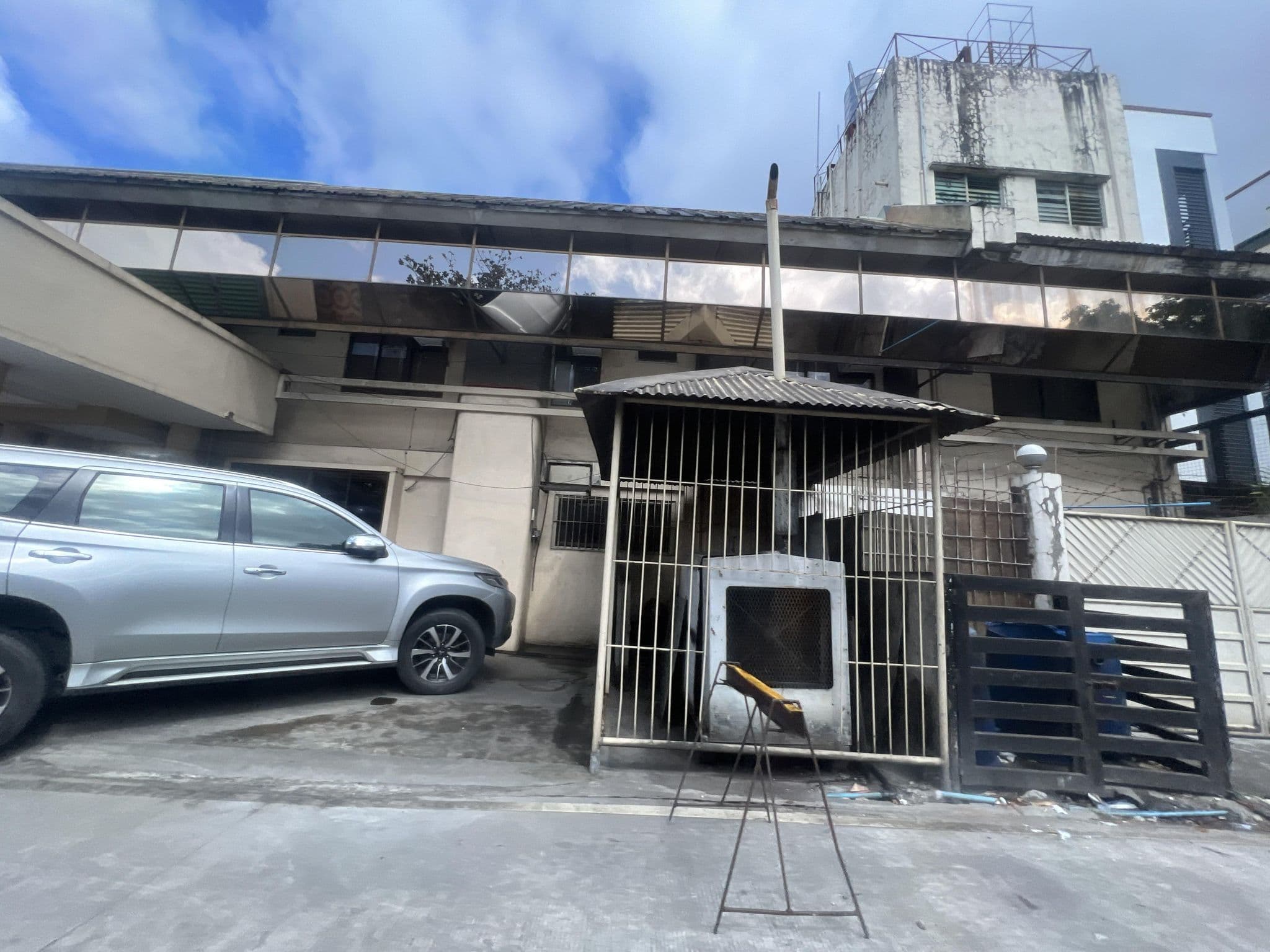 Street view near MLQ Tourist Inn, Bacolod City — © jeth888 (CC BY-SA · Mapillary)
