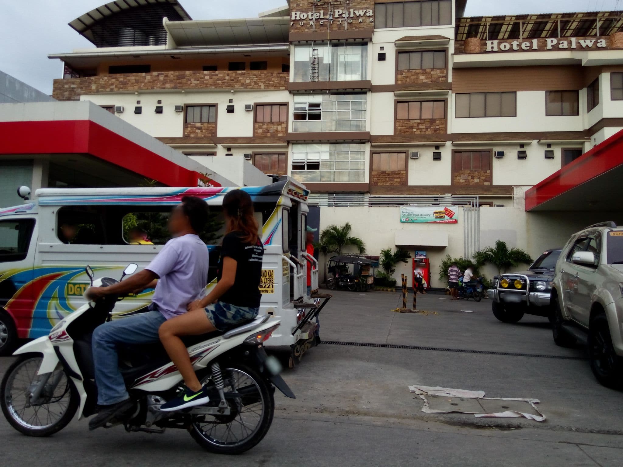 Street view near Hotel Palwa, Dumaguete — © rukku (CC BY-SA · Mapillary)