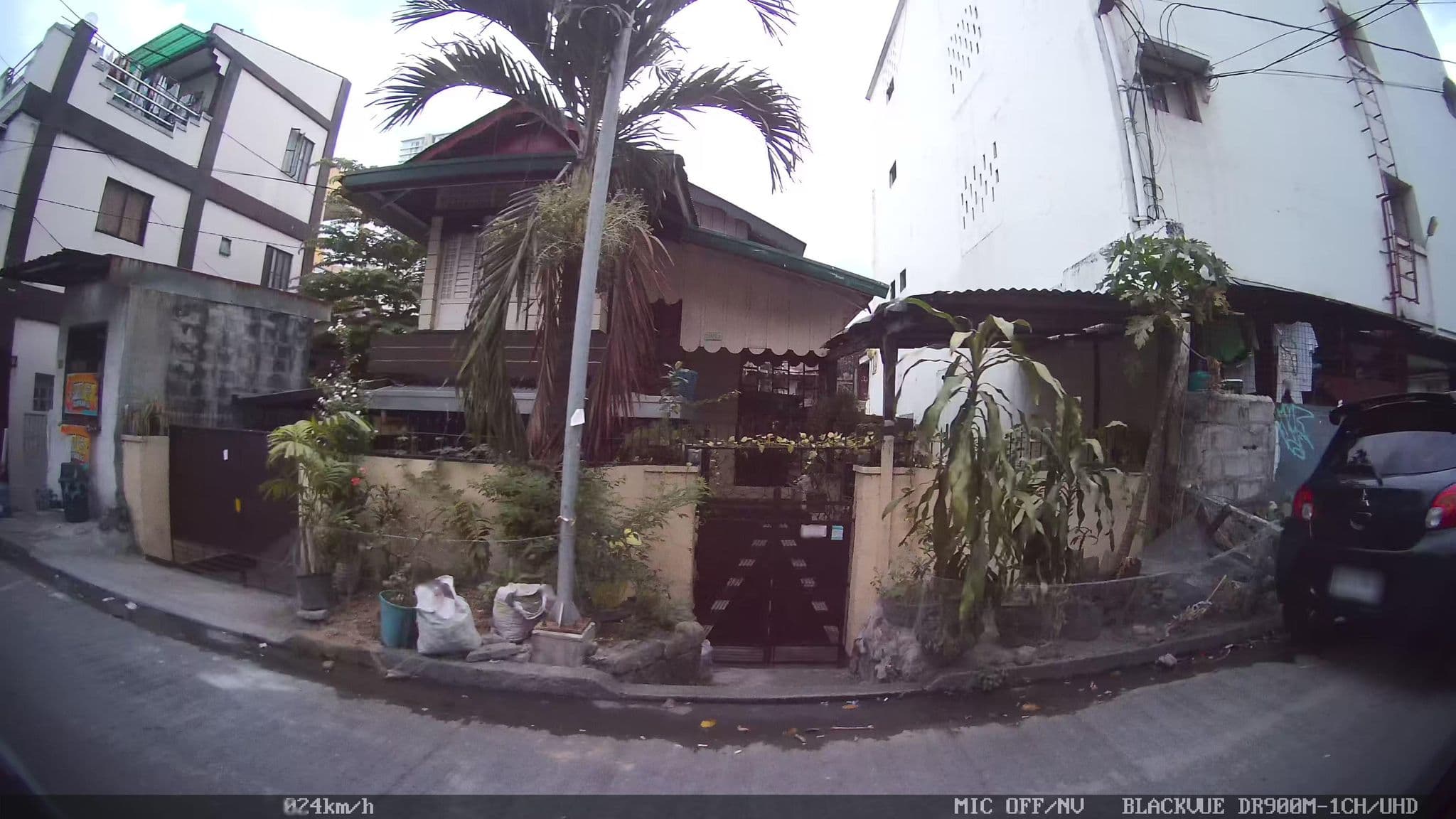 Street view near Bridgeview Apartelle, Bel Air — © kaart_4 (CC BY-SA · Mapillary)