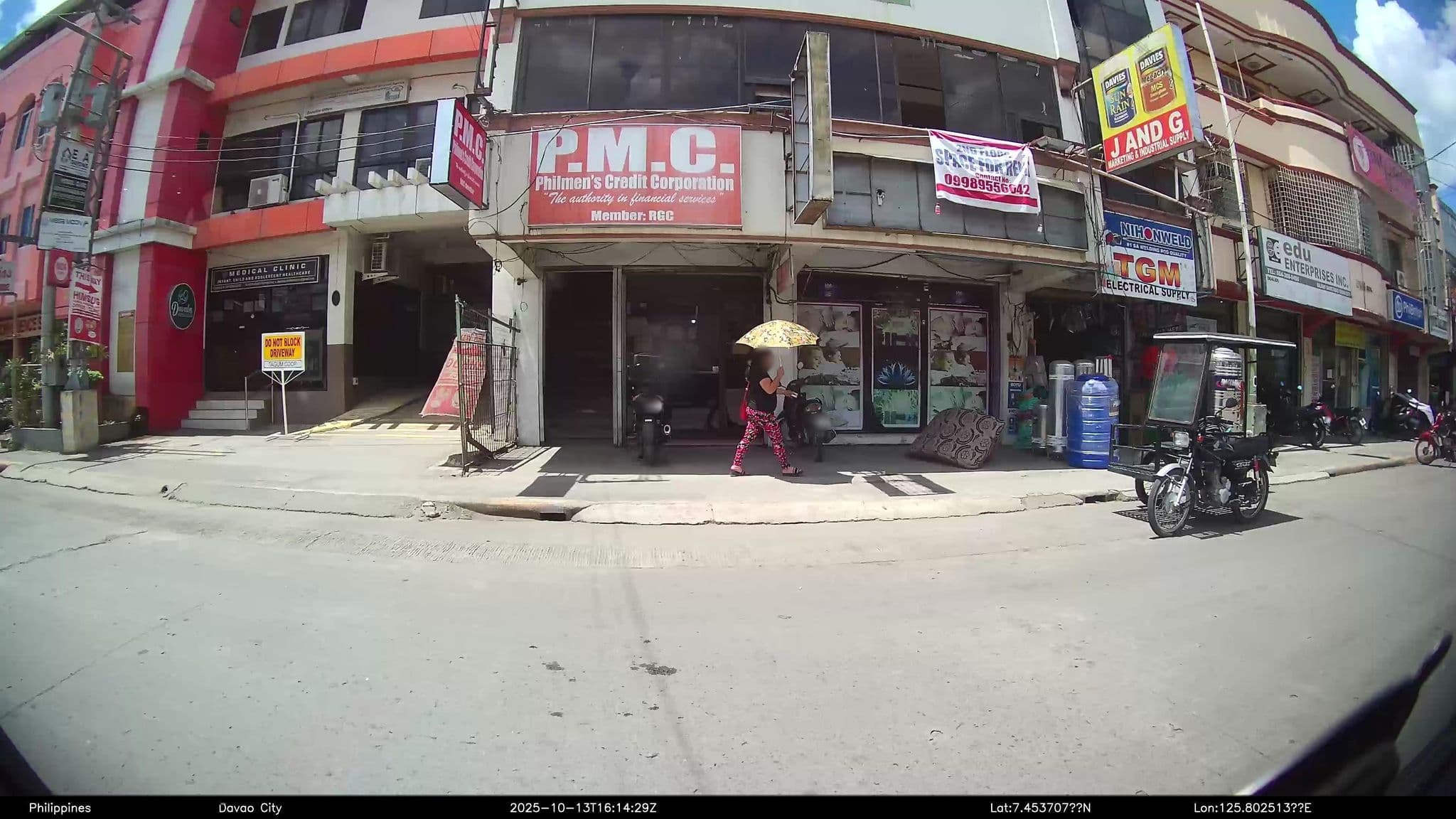 Street view near Georjas Pension House, Magugpo Poblacion — © kaart_4 (CC BY-SA · Mapillary)