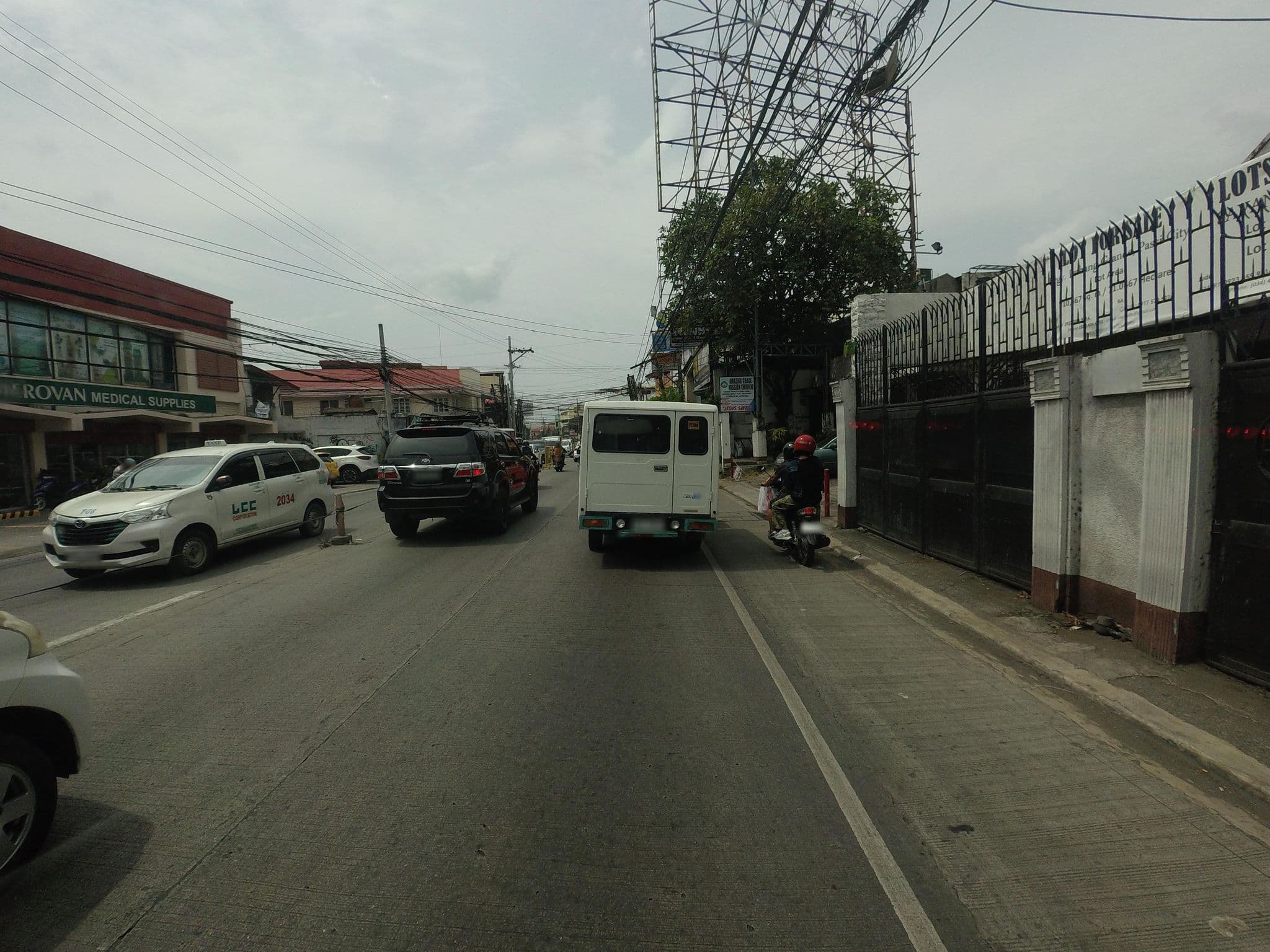 Street view near emperor palace, Iloilo — © Kaart_Local (CC BY-SA · Mapillary)